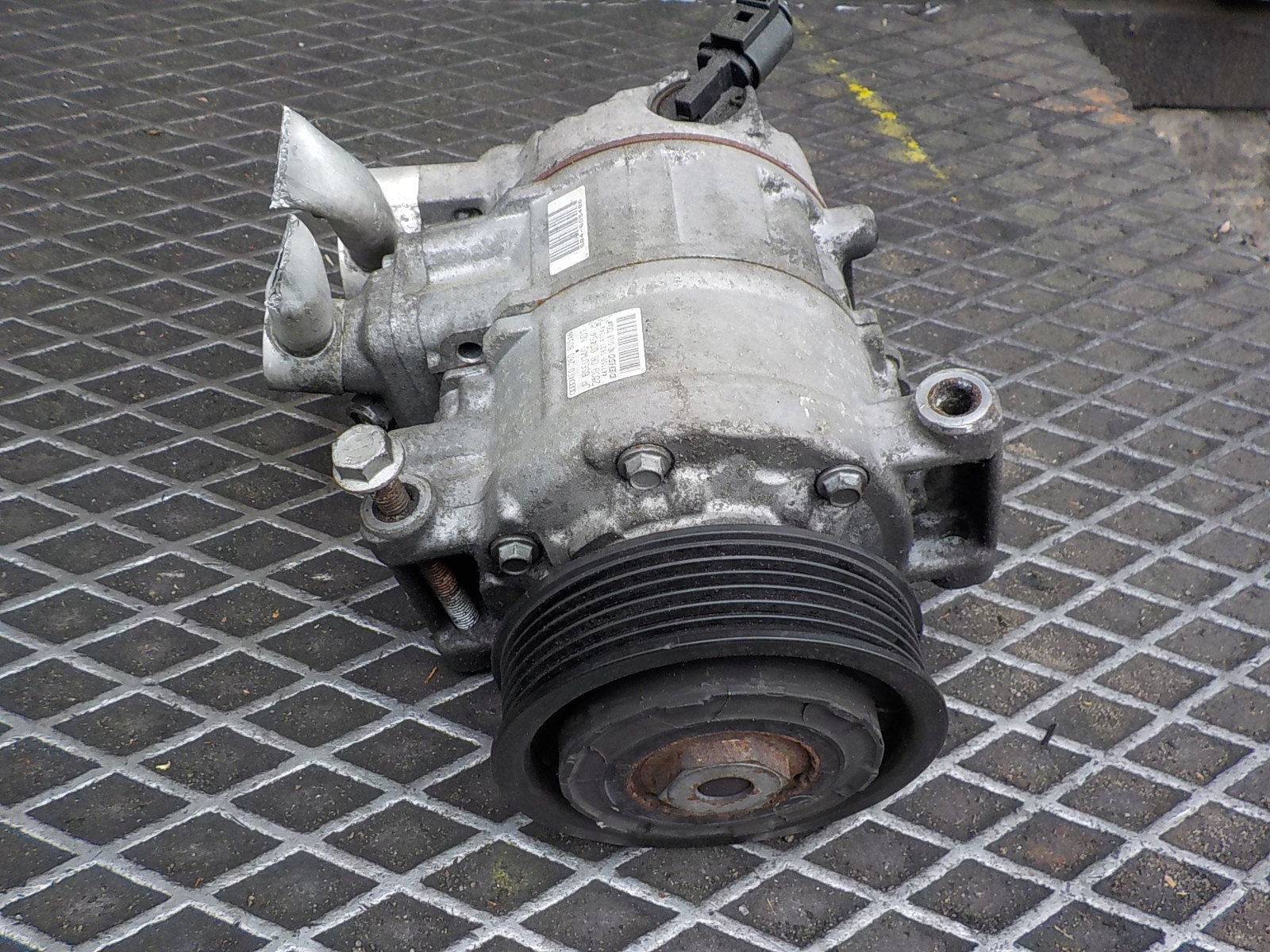 AUDI A6 C6 2.0 TDI ORG kompresor pumpa klimatizaci 4F0260805AN
