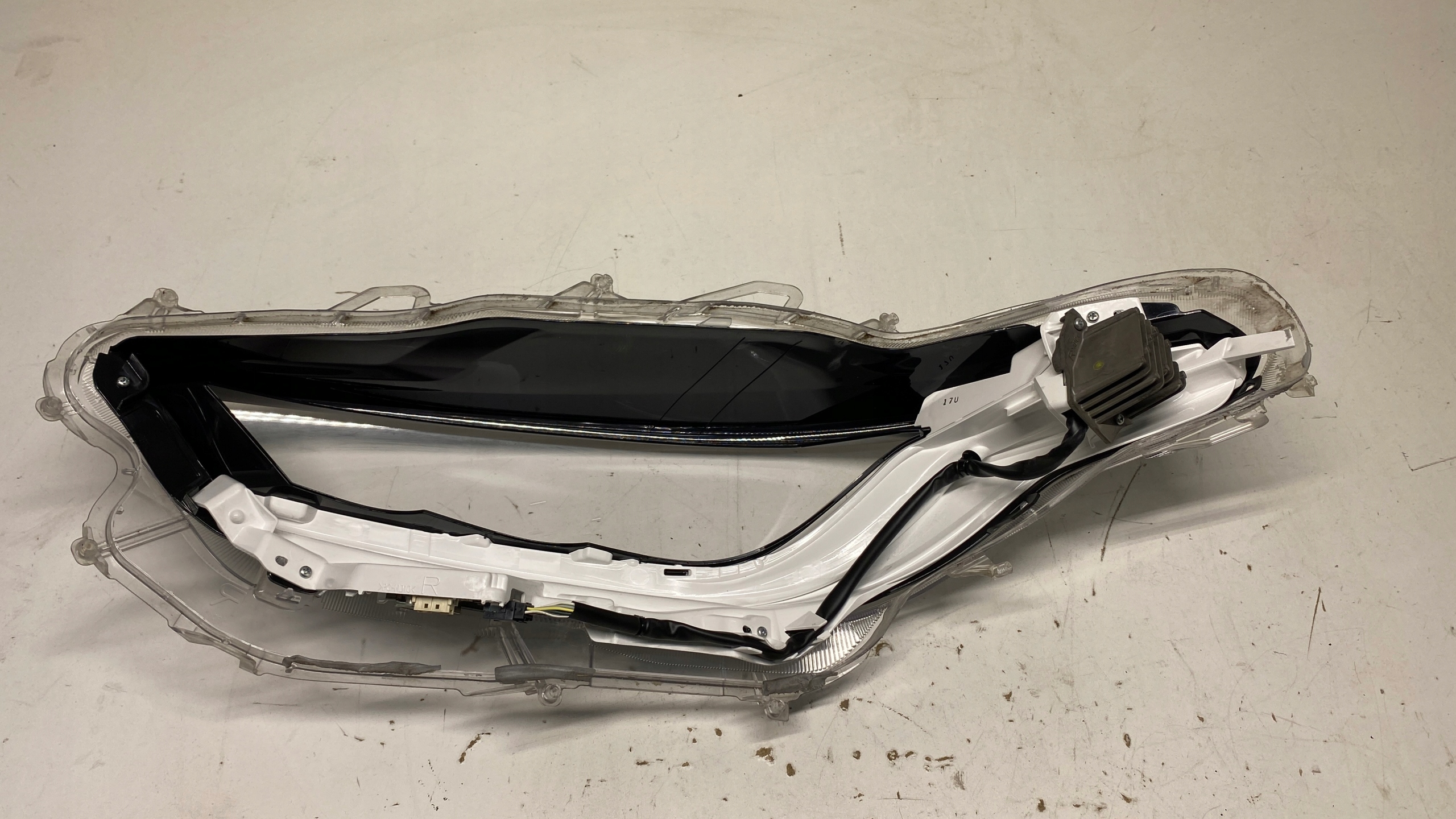 TOYOTA YARIS IV FULL LED KLOSZ light right right front 20-24