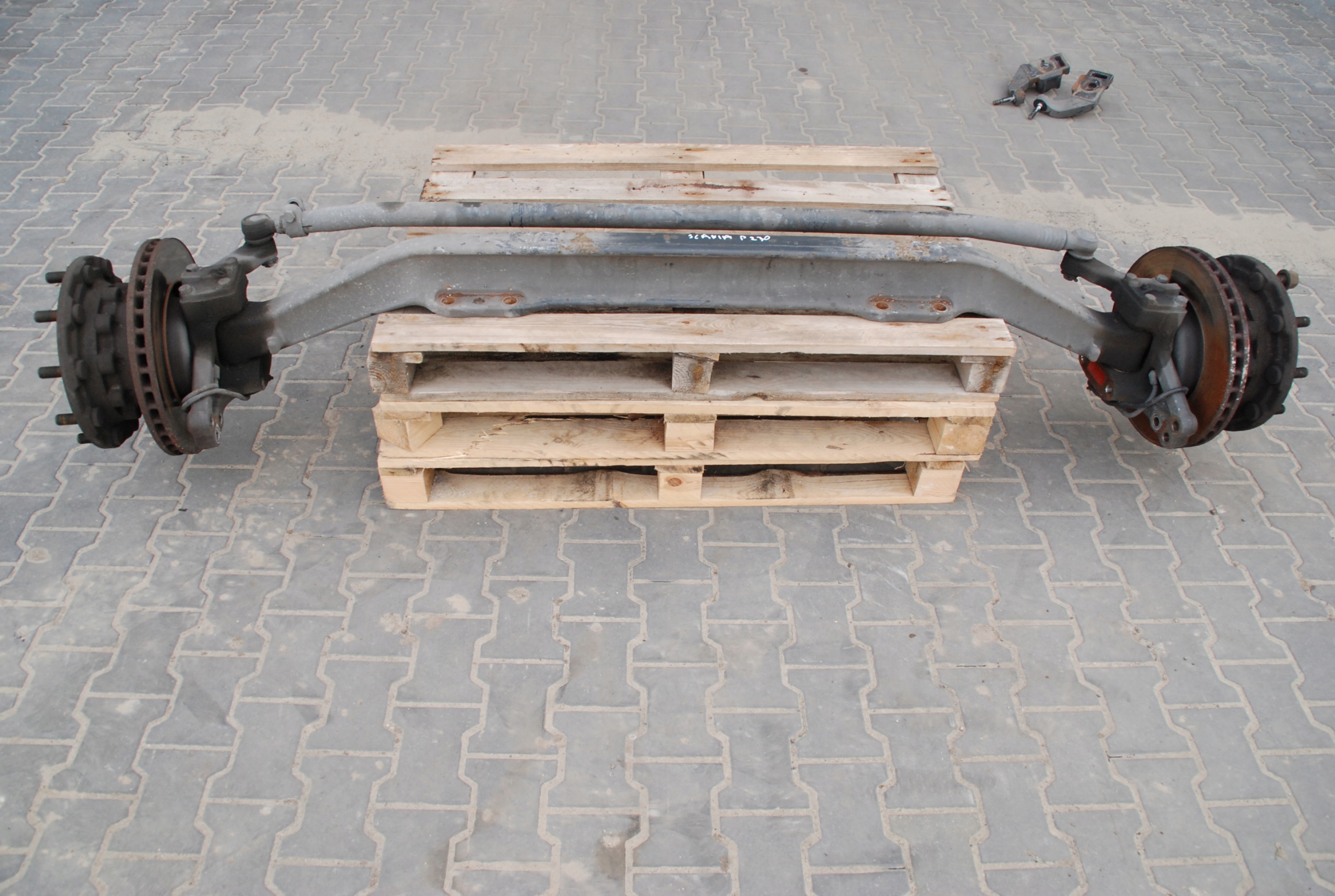 BELKA PRZEDNIA ZAWIESZENIA SCANIA R P 11R