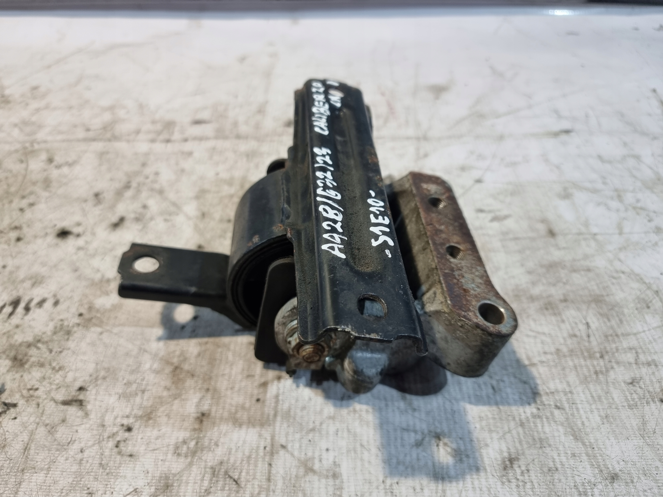 engine mount DODGE CALIBER 2.0 CRD 103kW 07r
