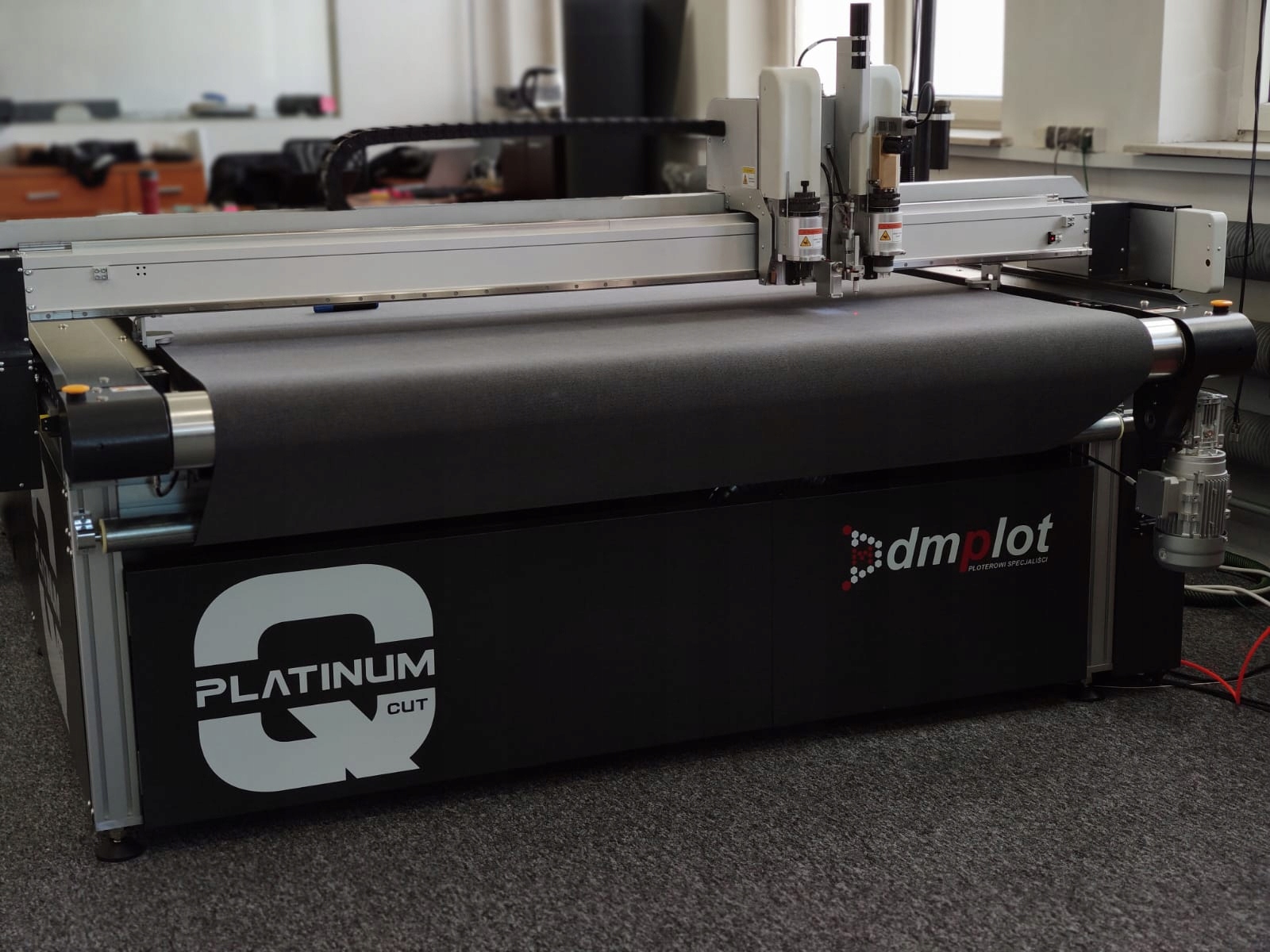 NOWY PLOTER STOŁOWY LIYU PLATINUM Q-CUT 2516 Marka inny