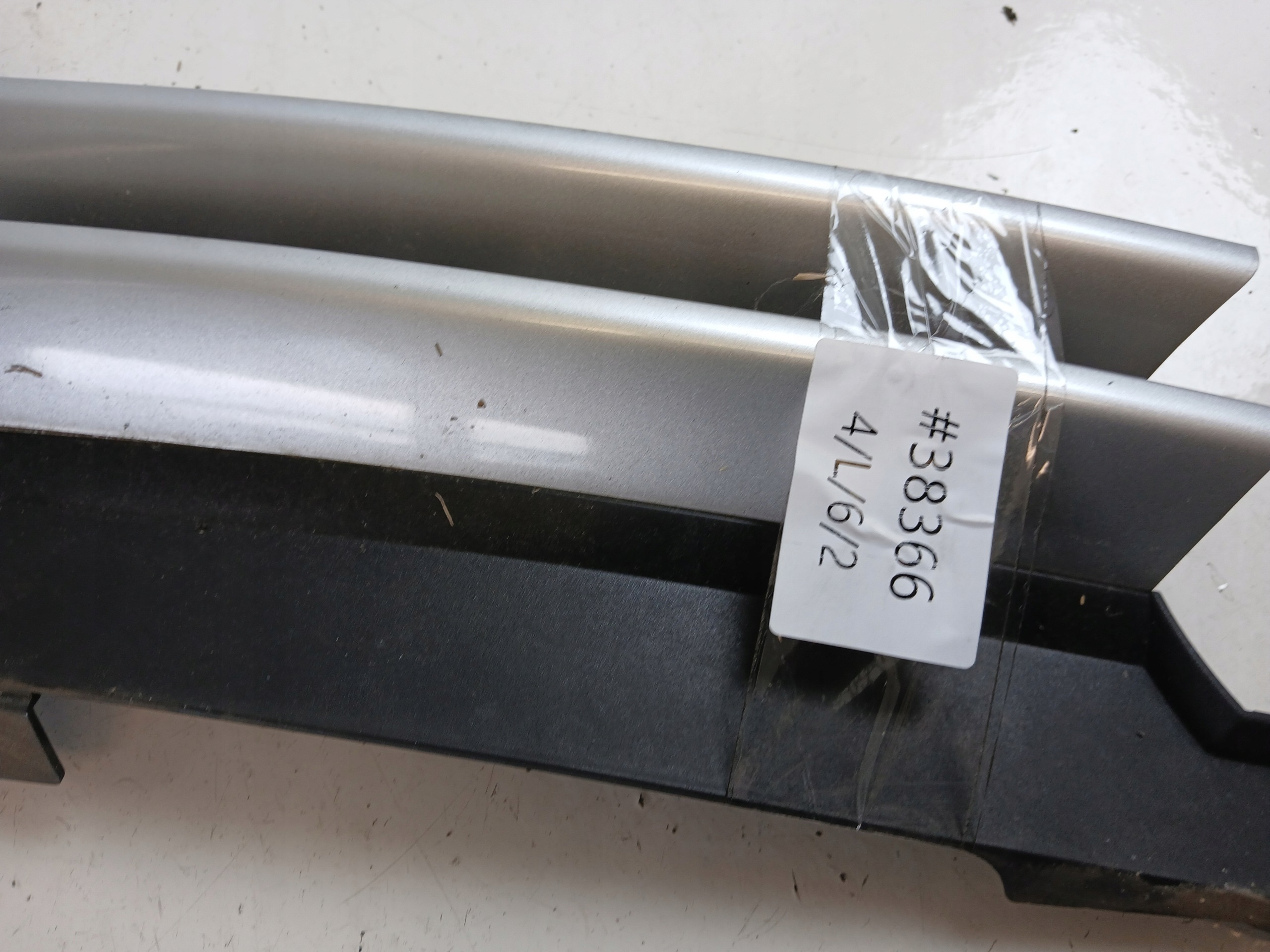 VW GOLF IV grill grille radiator SREBRNY