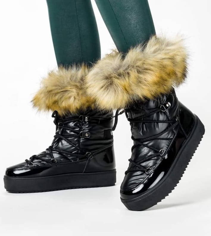 Černé šněrovací sněhule kožíšek velikost 37