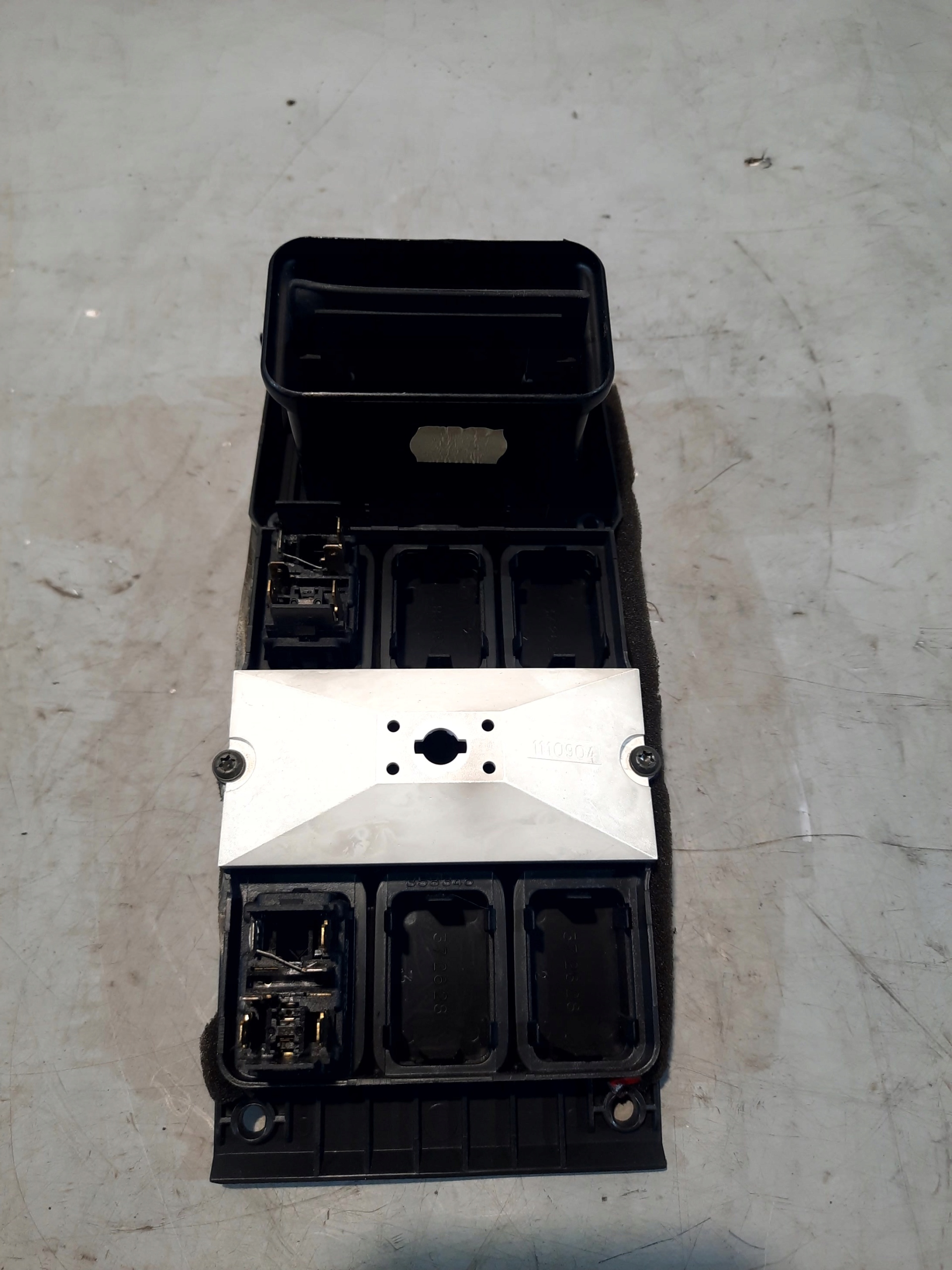 PANEL Commandes SCANIA 4 P94 BD4X2NA 2000r 1110904