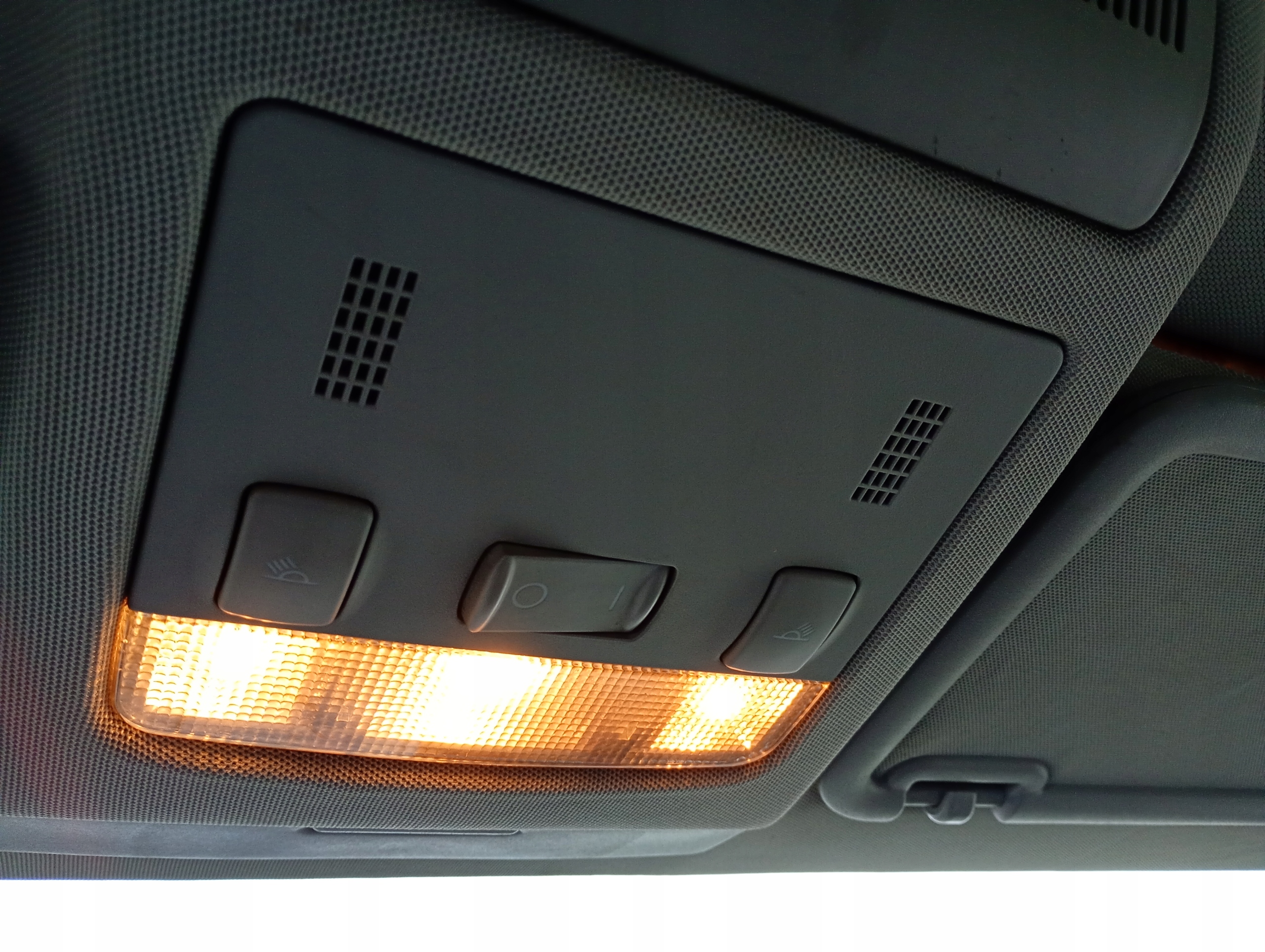 Audi A2 00-05 OSWIETLENIE cabs light inner SUFITOWA