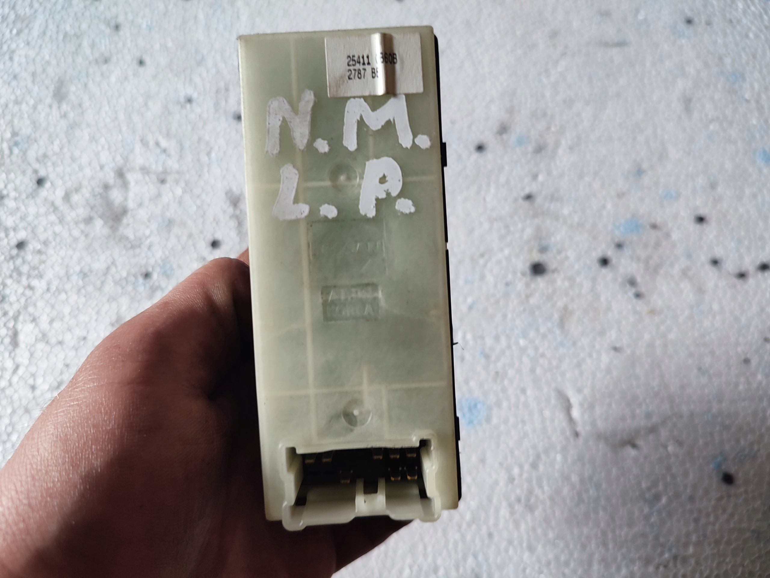PANEL okna levý předek NISSAN MURANO 25411-CB60B