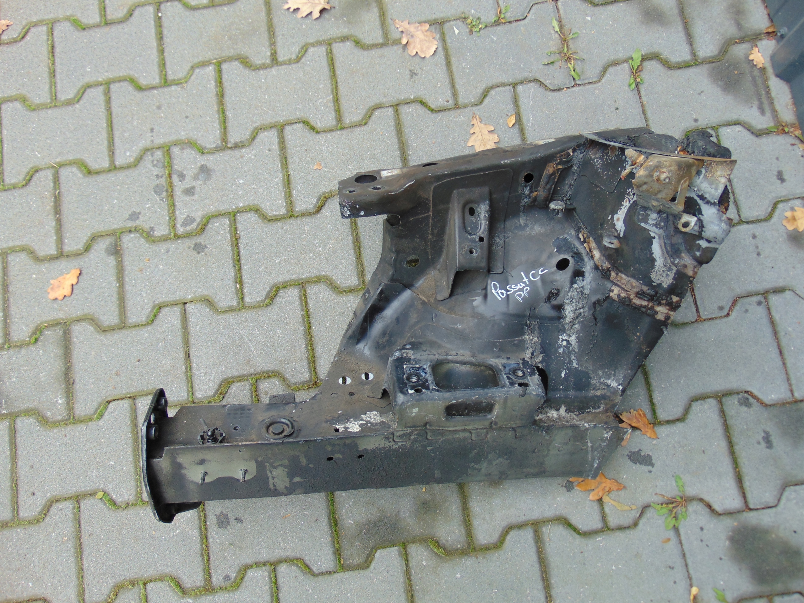 Копыто четверть правый перед VW PASSAT ЦЦ Lc9xc8