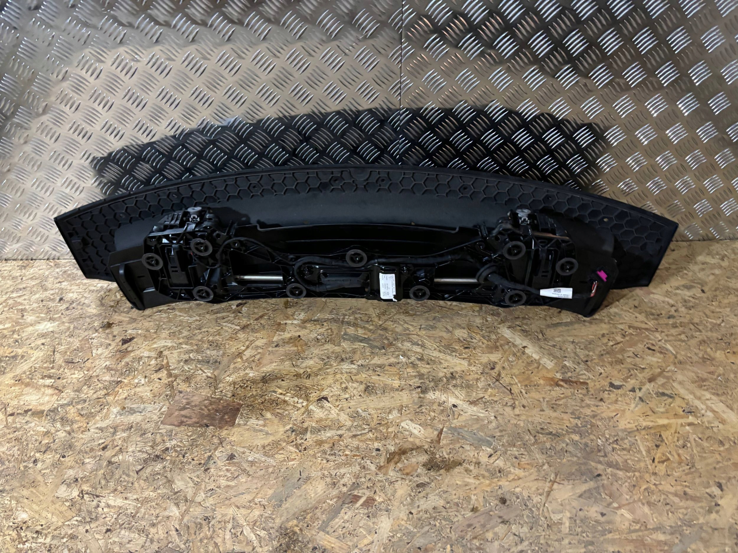 Porsche Panamera (971) 2020 Z tyłu Spoiler tylnej szyby klapy bagażnika Typ samochodu Samochody osobowe