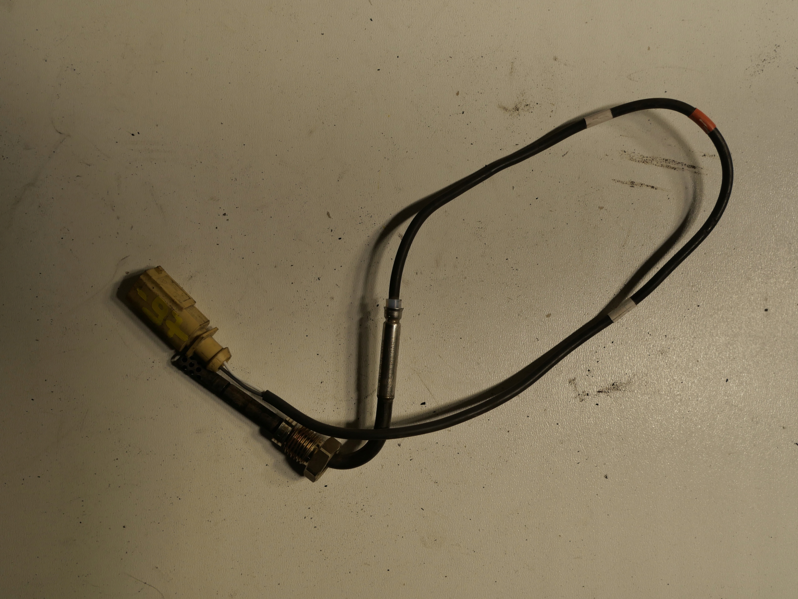 Sensor TEMPERATURY Gase VW SEAT SKODA 04L906088AF