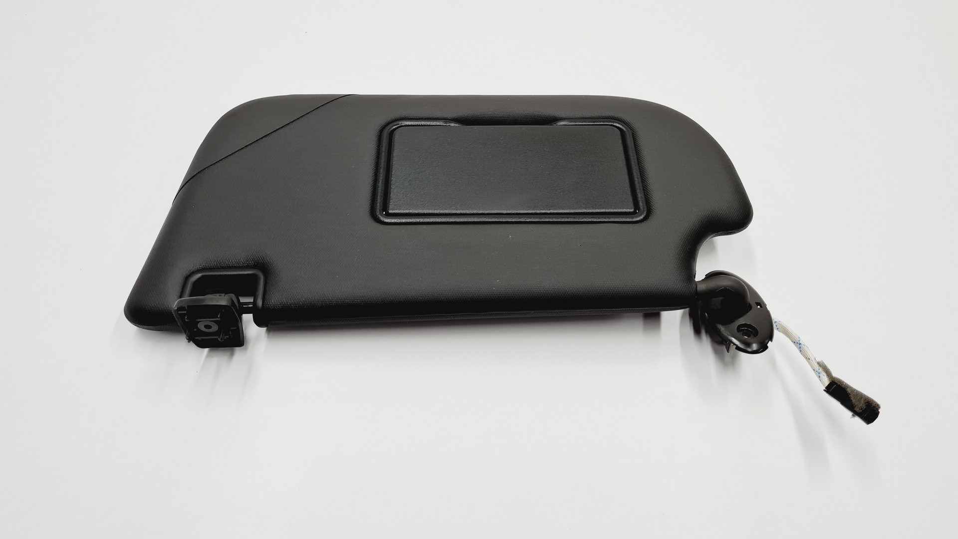 OSŁONA PRZECIWSŁONECZNA LEWA FORD KUGA MK2 ST Jakość części (zgodnie z GVO) O - oryginał z logo producenta pojazdu (OE)