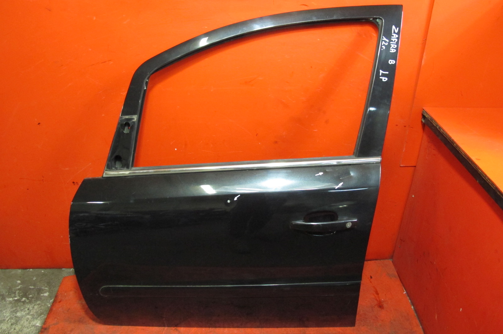 OPEL ZAFIRA B door front front left Z01Q black,