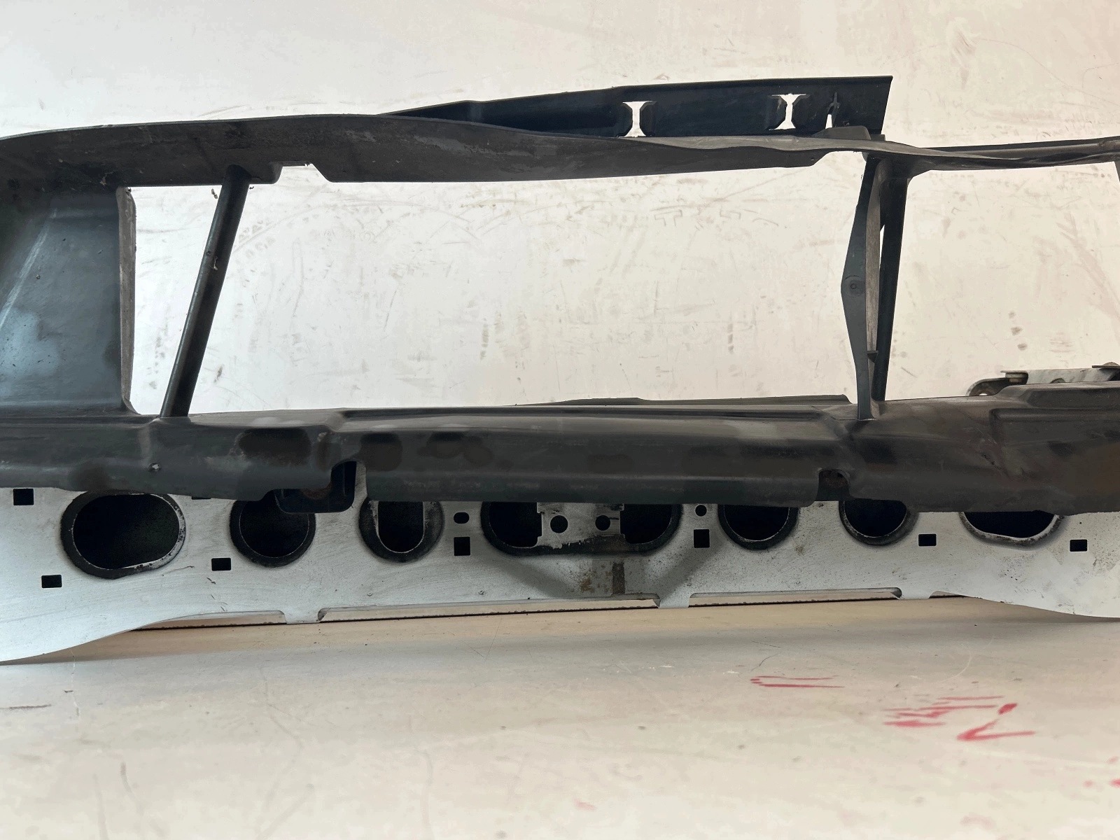 sider pillar of a bumper front Ford Focus MK3