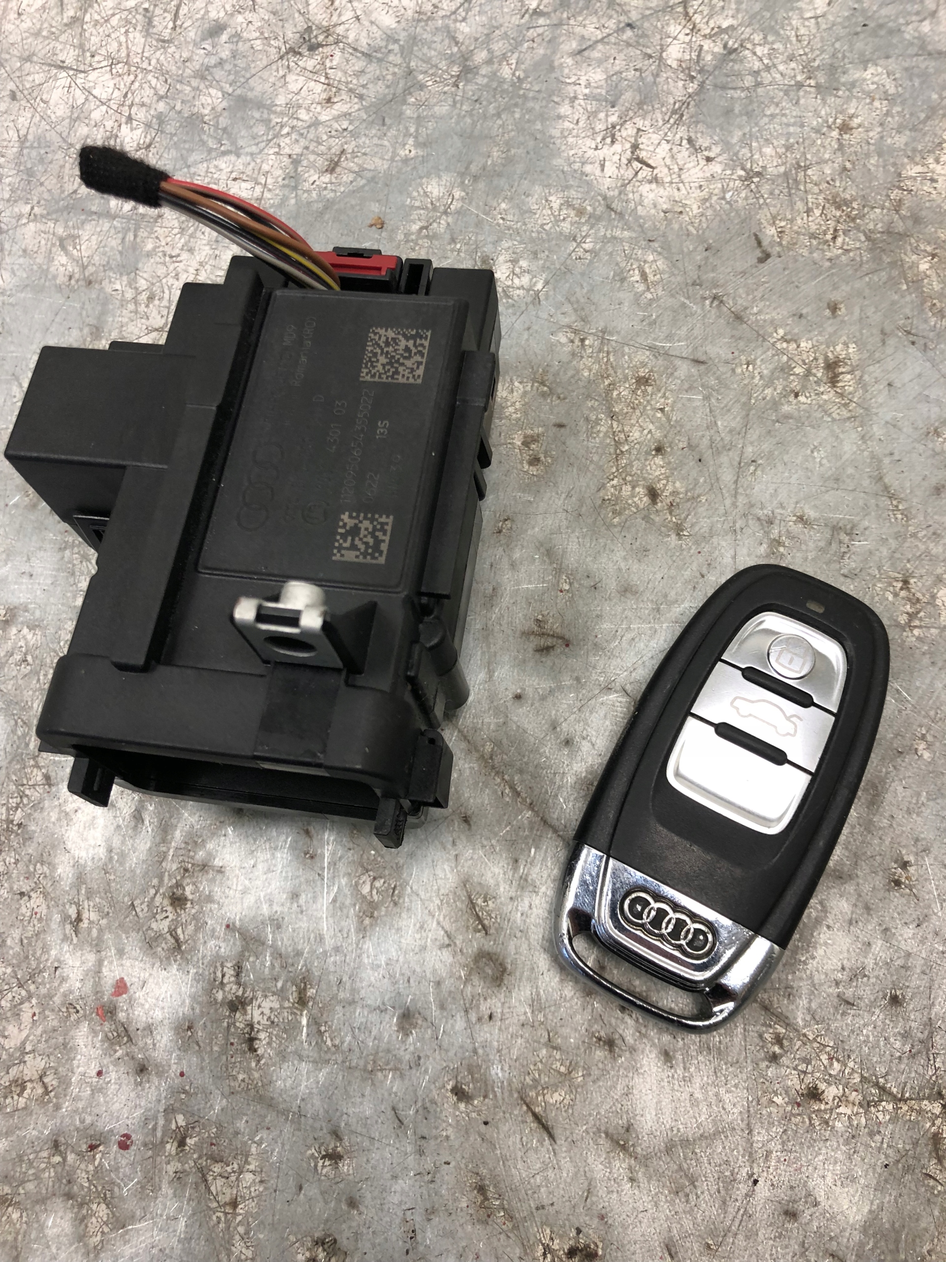 ignition + key AUDI A4 B8 LIFT 8K0909131D 8T0959754D