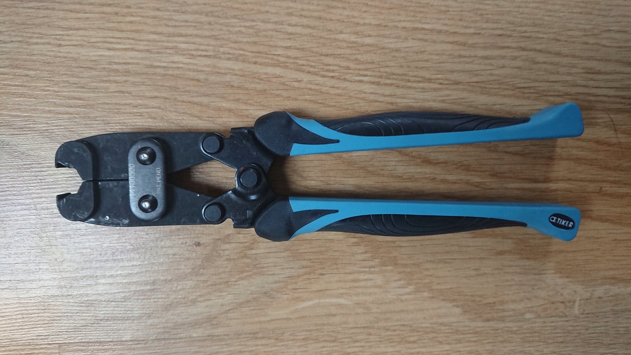 Низкопрофильные плоскогубцы PG 192 OETIKER