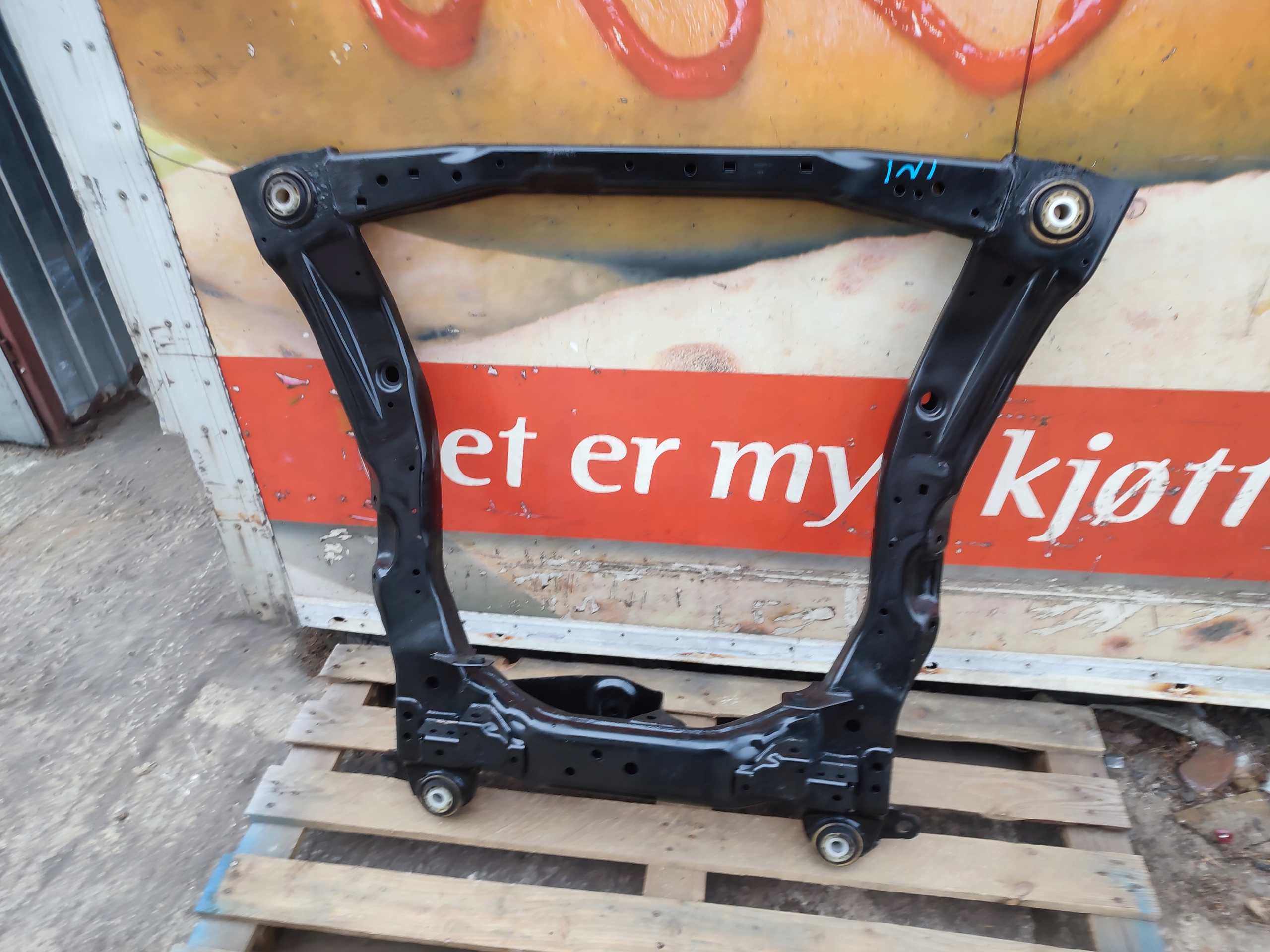 axle beam subframe axle beam sider trawers front OPEL INSIGNIA B 84305675
