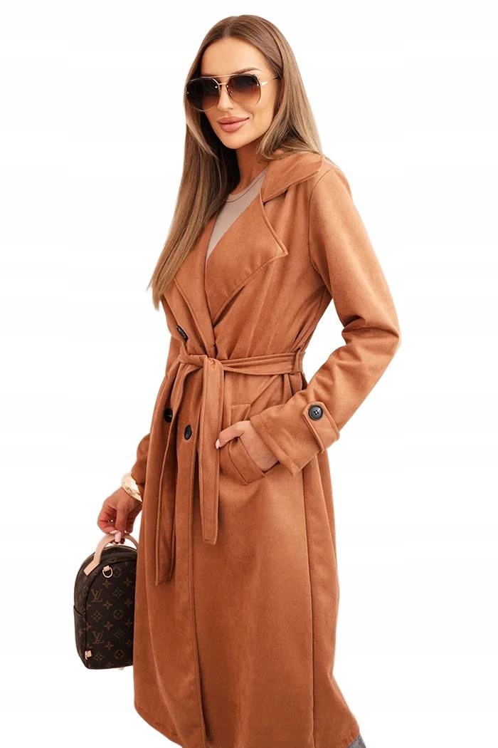 Camelový dámský kabát se semišovým páskem v klasickém střihu
