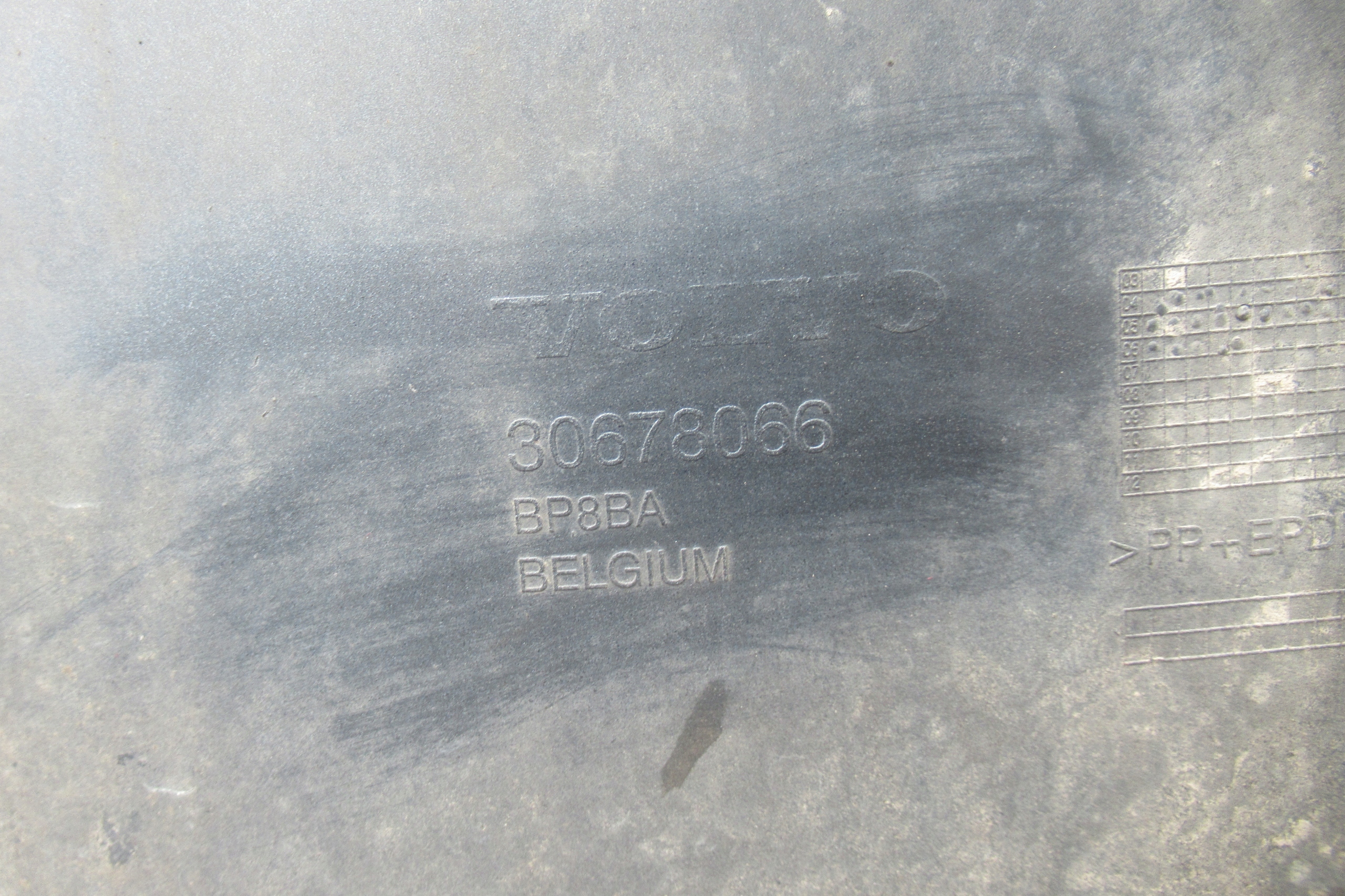 VOLVO V50 2.4 D 06R bumper rear part PDC 30678066