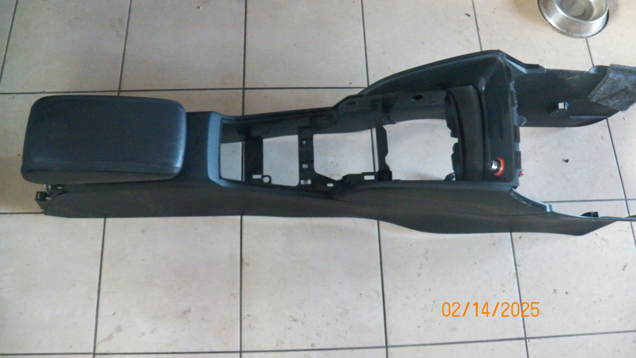 подлокотник Audi A3 8V 2.0 tdi 8V1063241