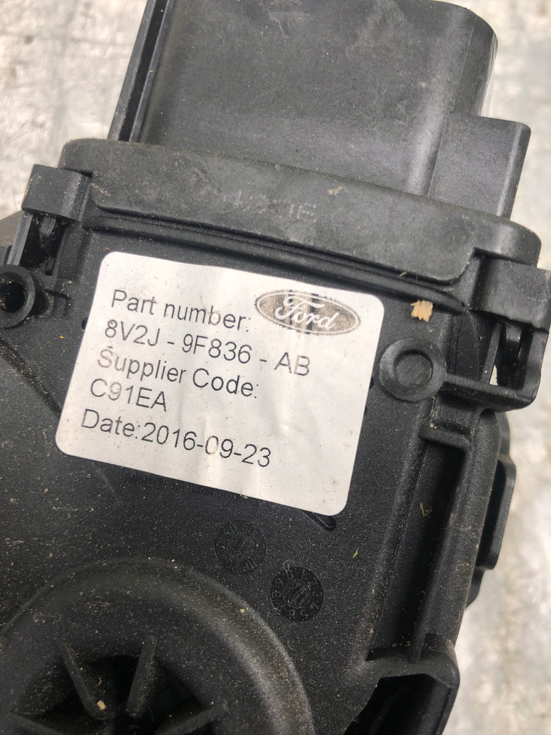 accelerator pedal potentiometer FORD FIESTA MK7 8V2J-9F836-AB