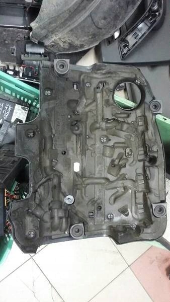 motor cover AUDI Q3 2.0TDI 03L103925R