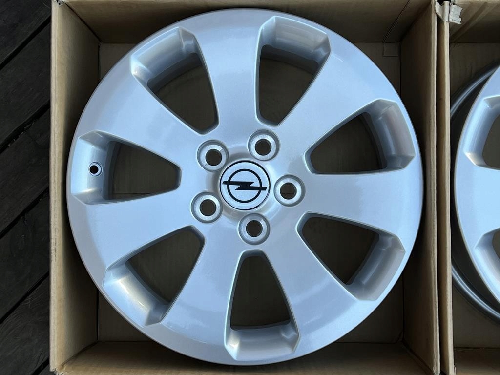 Felga 17cali Opel Insignia Chevrolet 13236010 Rim diameter 17