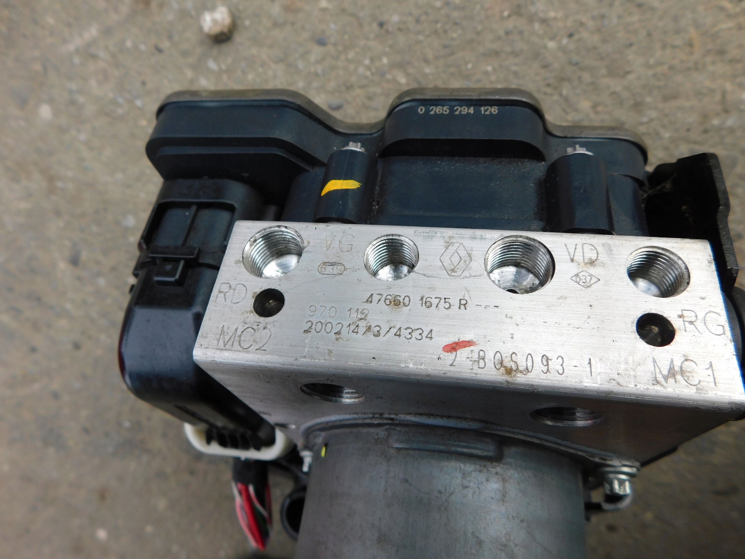 Renault Clio V 1.5 d Pompe ABS Support plaque Prise 476601675R