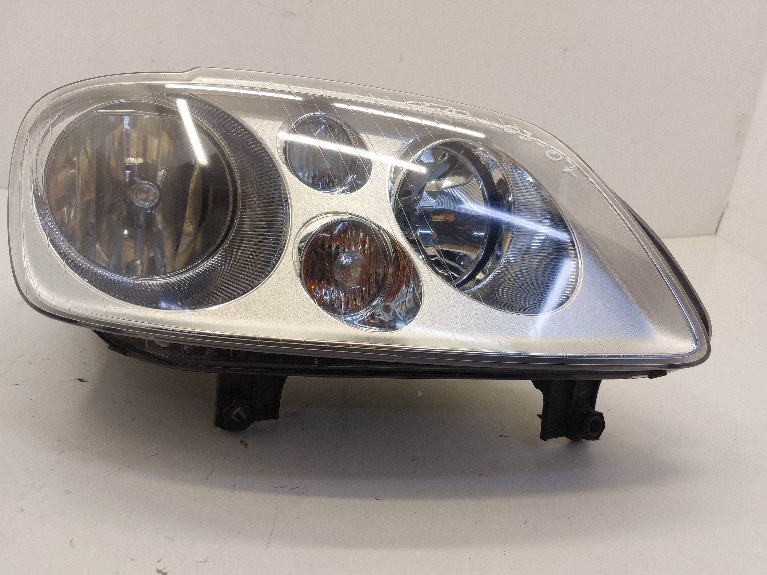 VW TOURAN and 03-07r light front right EUROPA original