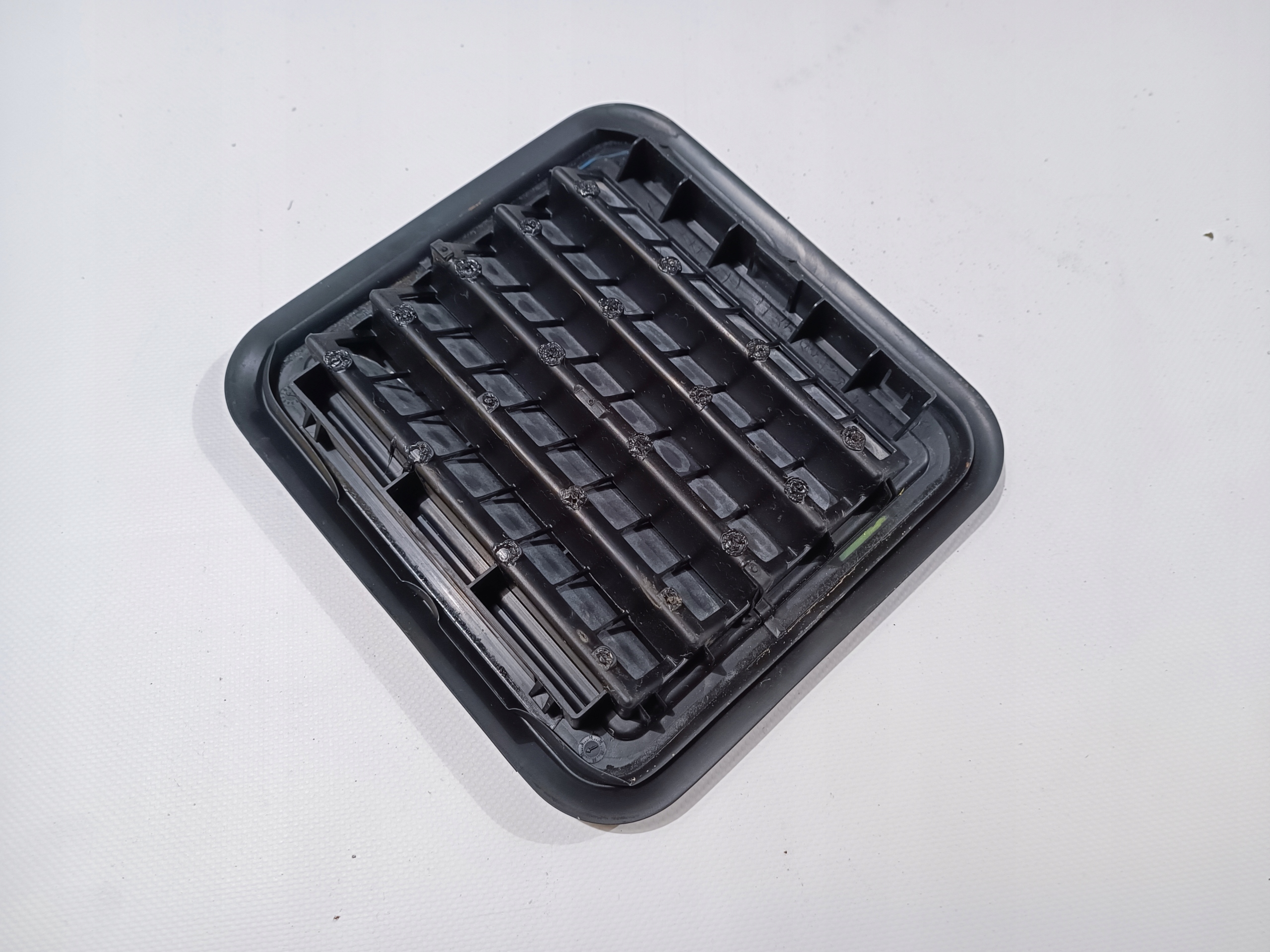 grid wentylacyjna cabs rear part Dodge RAM 2013