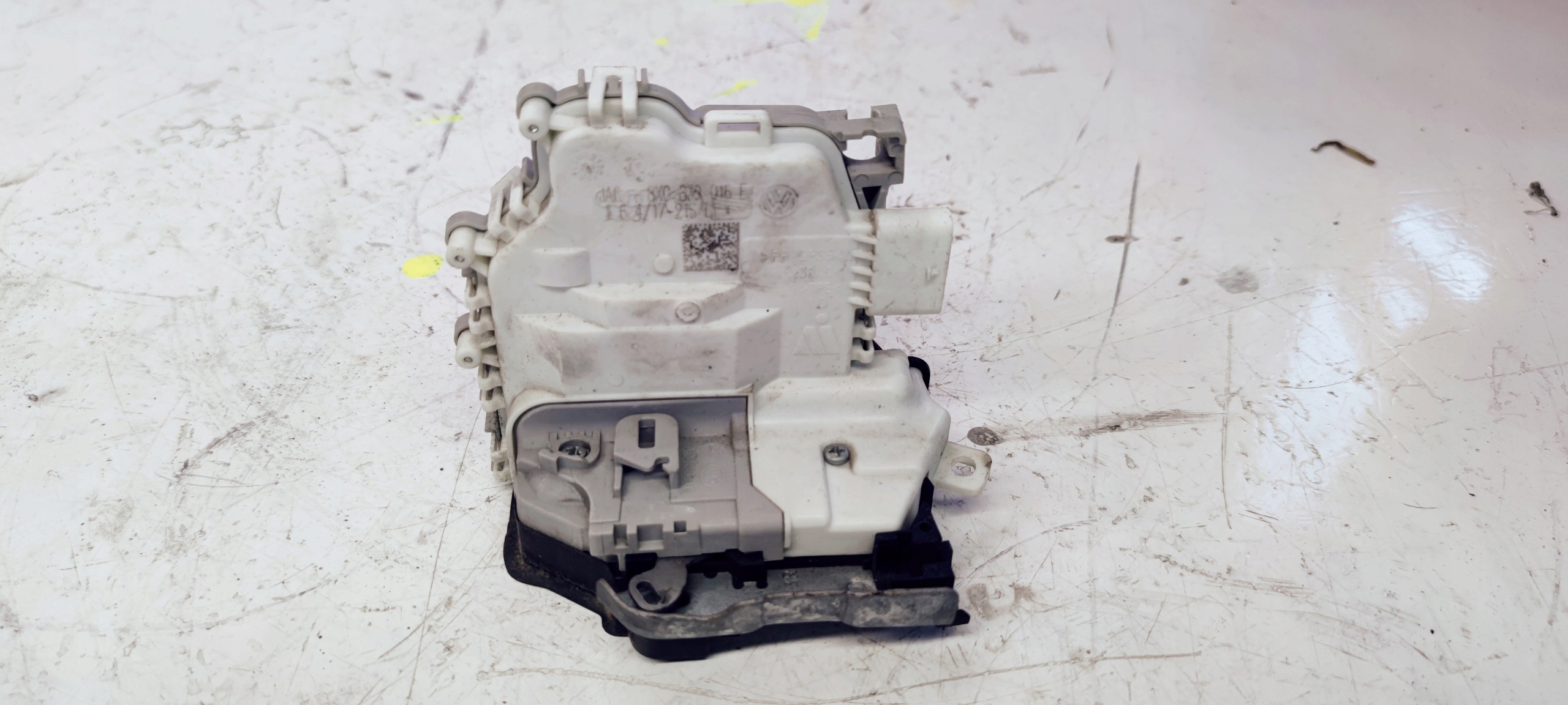 lock door right rear part AUDI A1 8X0839016E 5 PIN