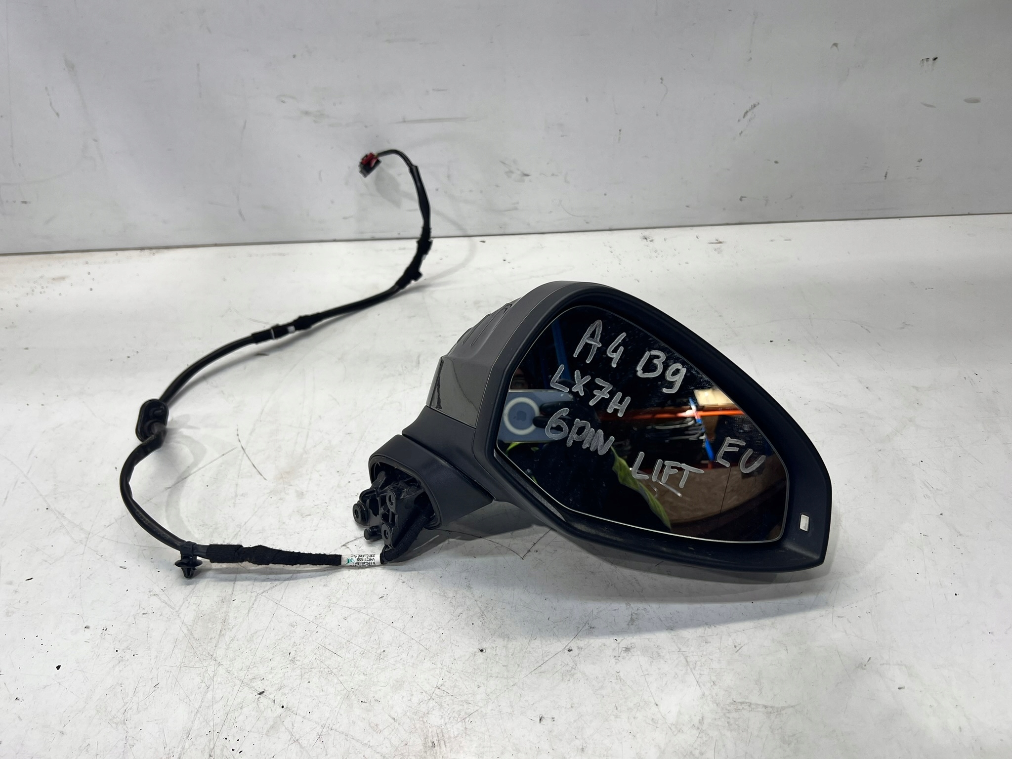 mirror exterior right AUDI A4 B9 LX7H 6 PIN EU LIFT