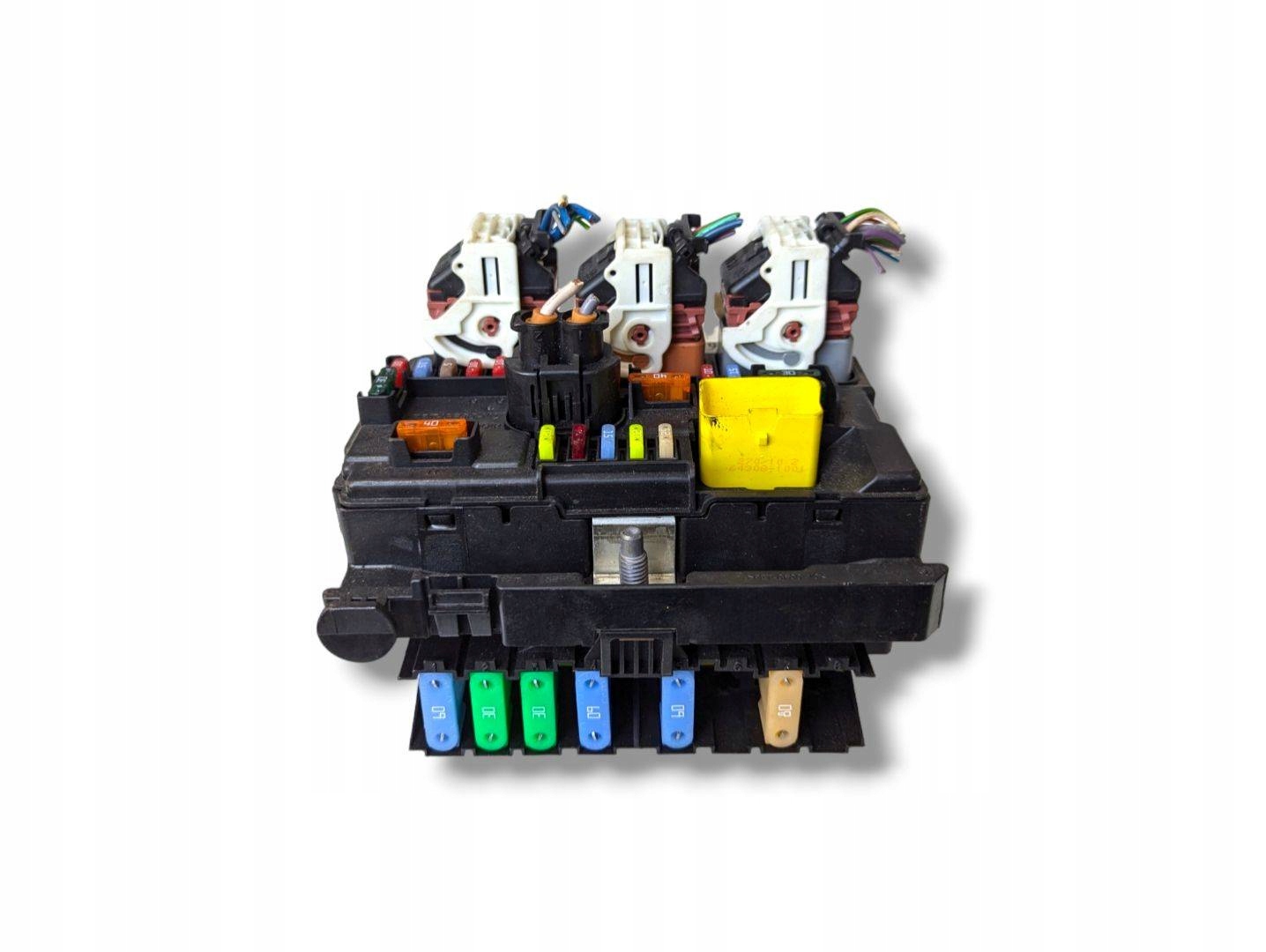 Moduł BSM Citroen DS3 2011 9667199680 Producent części Citroen OE