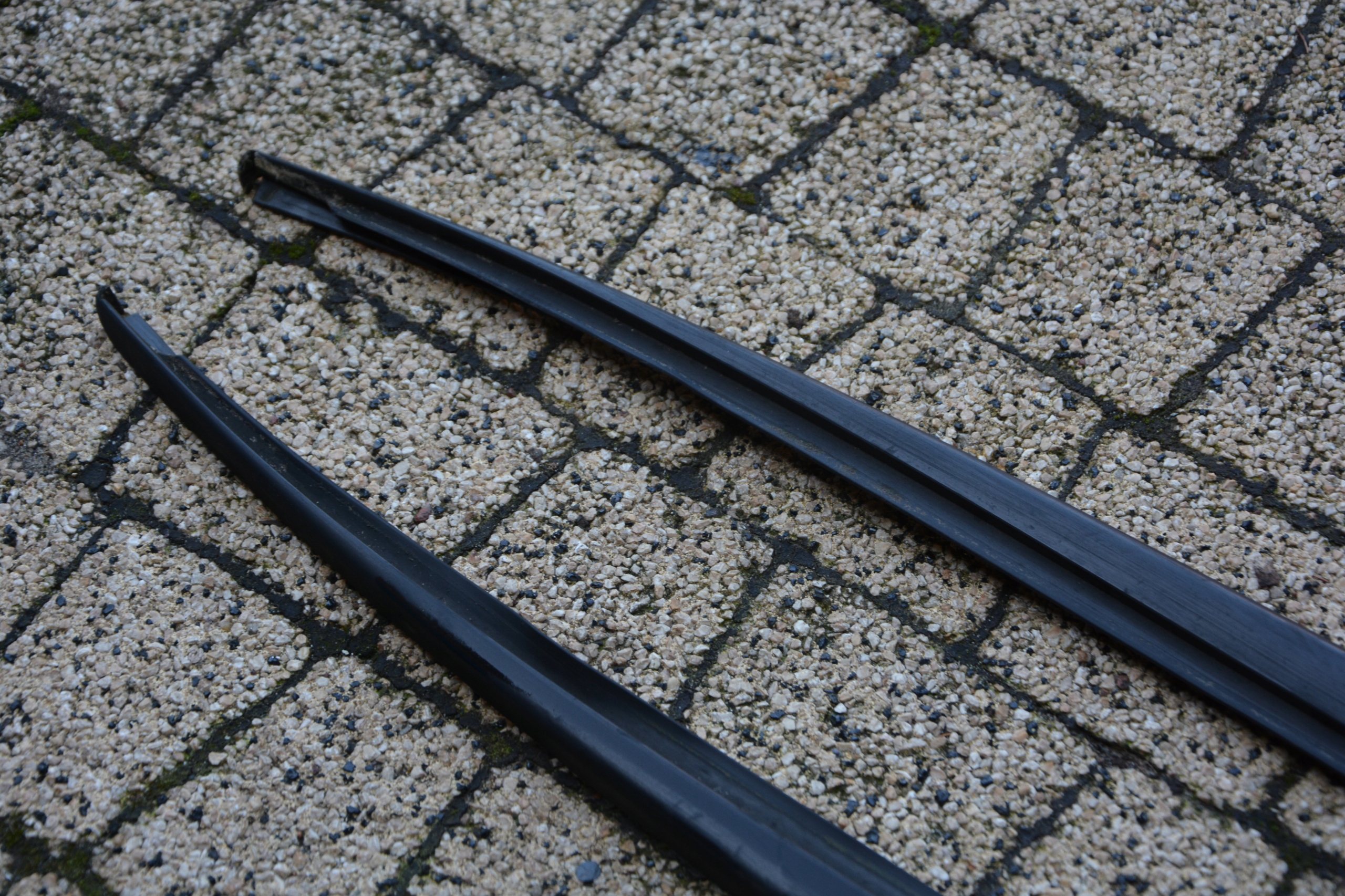 LISTWA SZYBY CZOŁOWEJ VW GOLF 6+ 5M0854327D 328D Numer katalogowy części 5M0854327D 5M0854328D