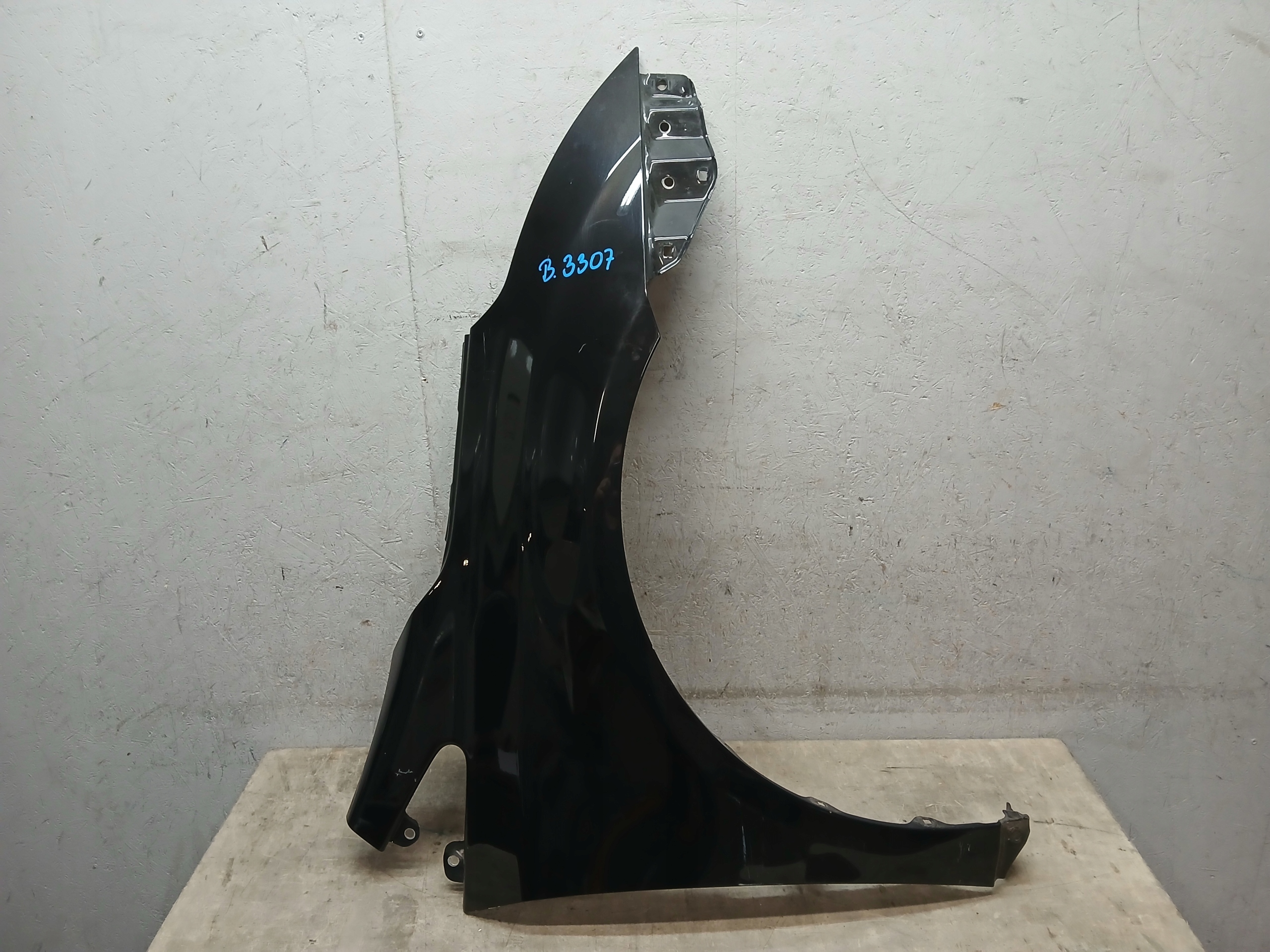 fender front right TOYOTA AVENSIS T27