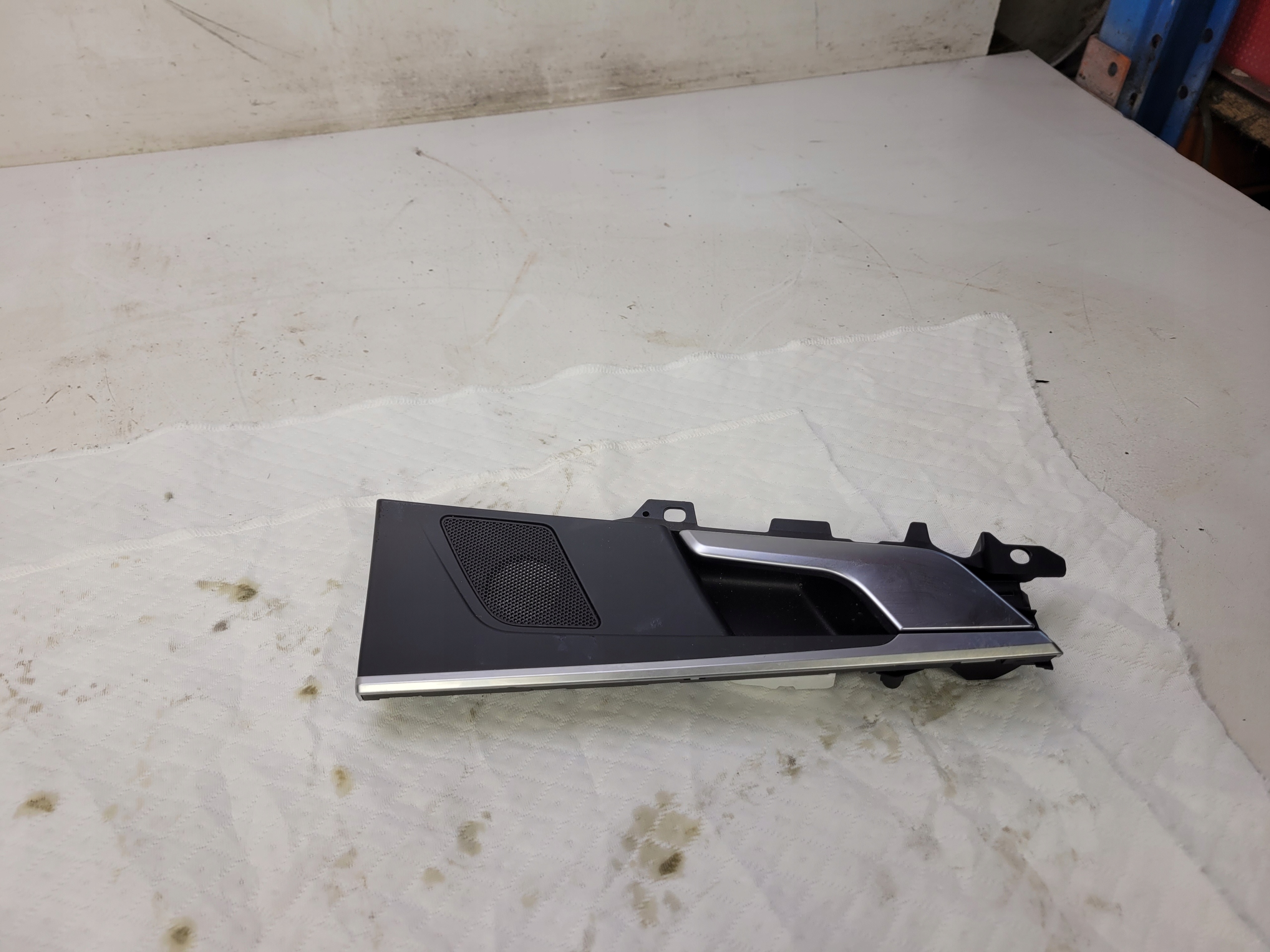 handle left rear part inner AUDI A4 B9 8W0959523 8W0839019A