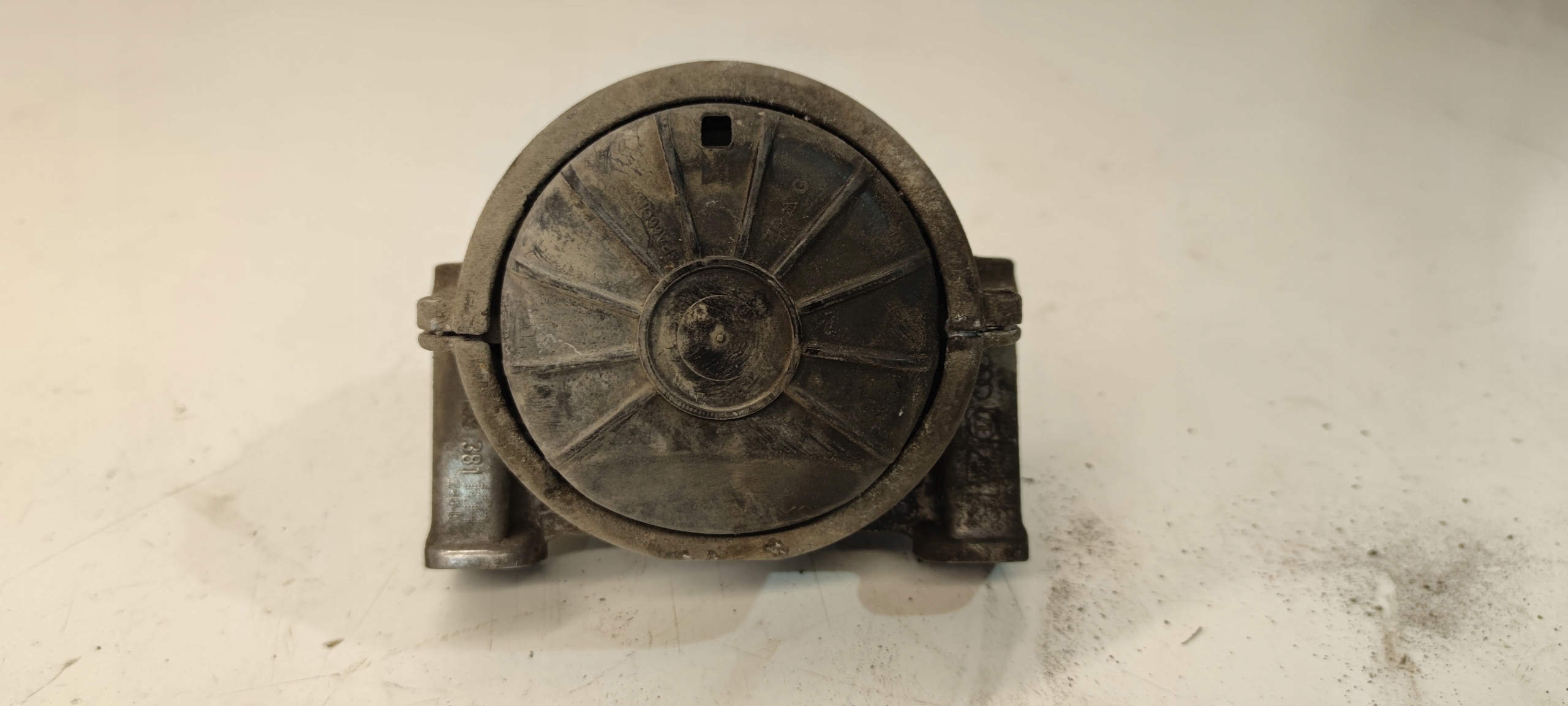 engine mount L P AUDI A4 B8 A5 8T 8K0199381KA