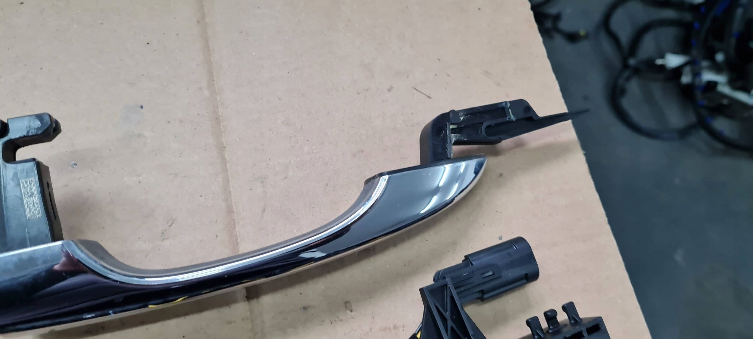 Maserati Quattroporte VI handle door left left rear part CHROM 670005441