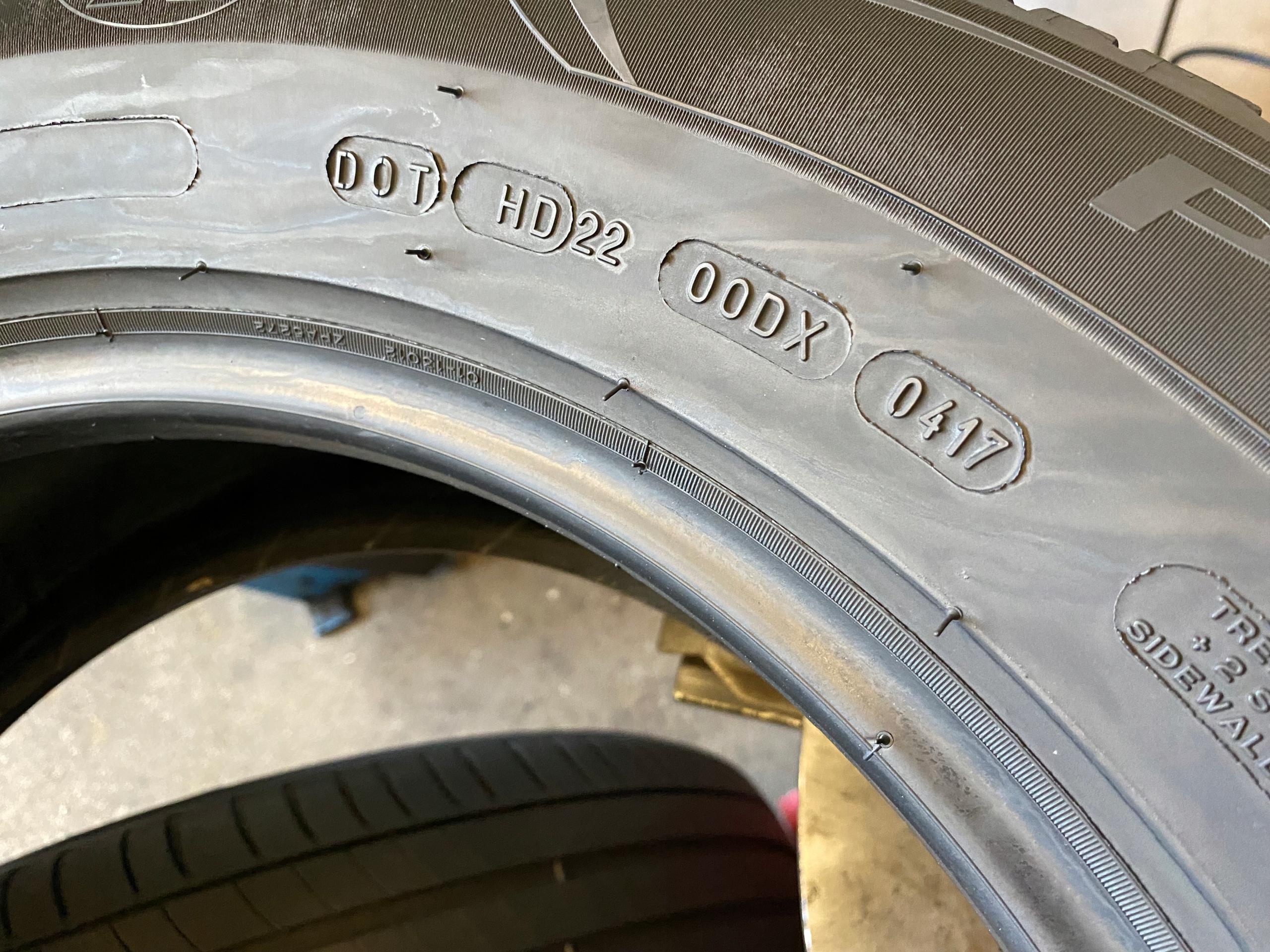 2 tyres summer 215/65R17 Michelin Primacy 3 6mm