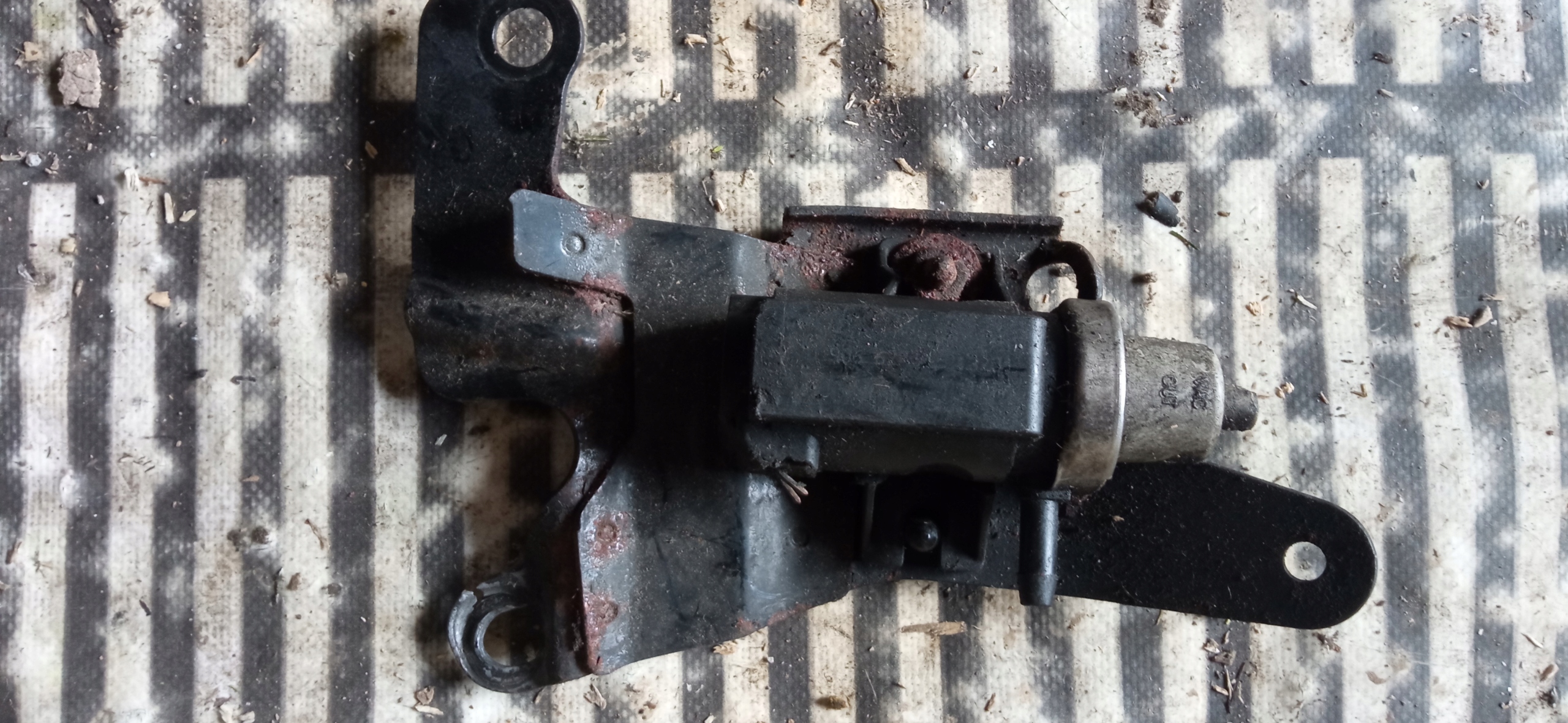 VOLKSWAGEN GOLF V 1.9 TDI ZAWÓR TURBINY 0906627A