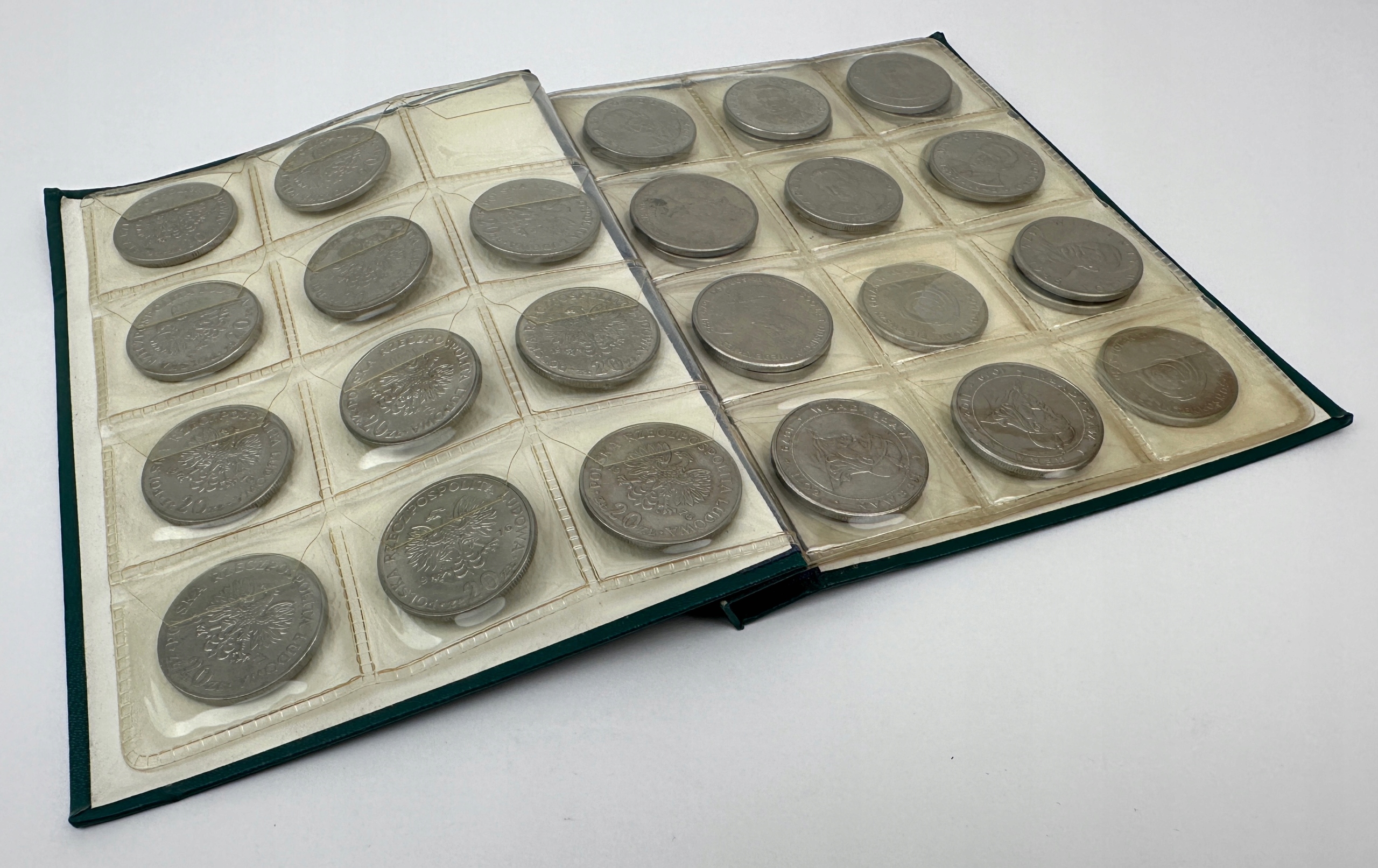 7243. Klaserek z monetami PRL