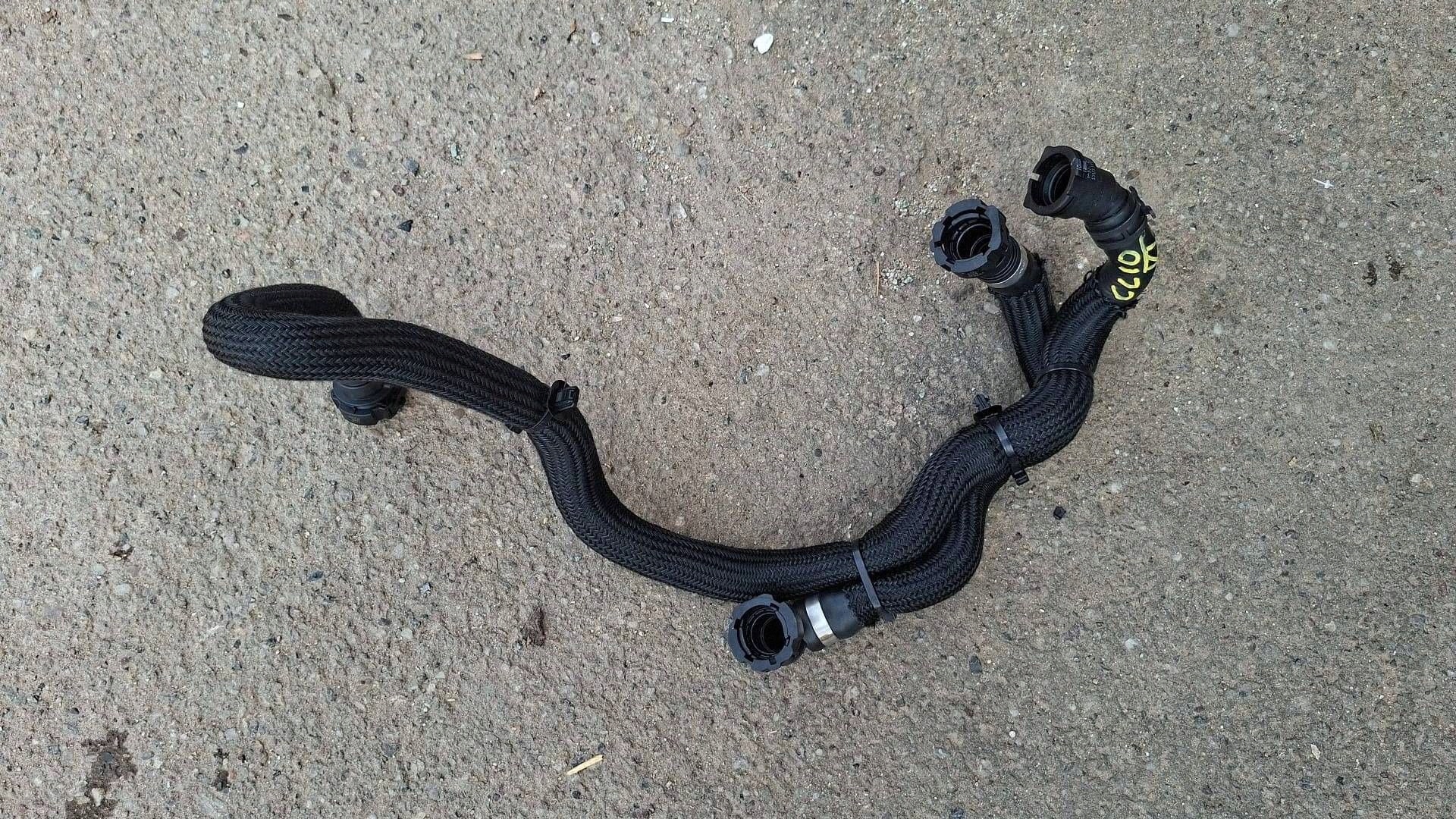 prijenos crijevo vode Renault Clio VI 1.8 e-tech 215757605R
