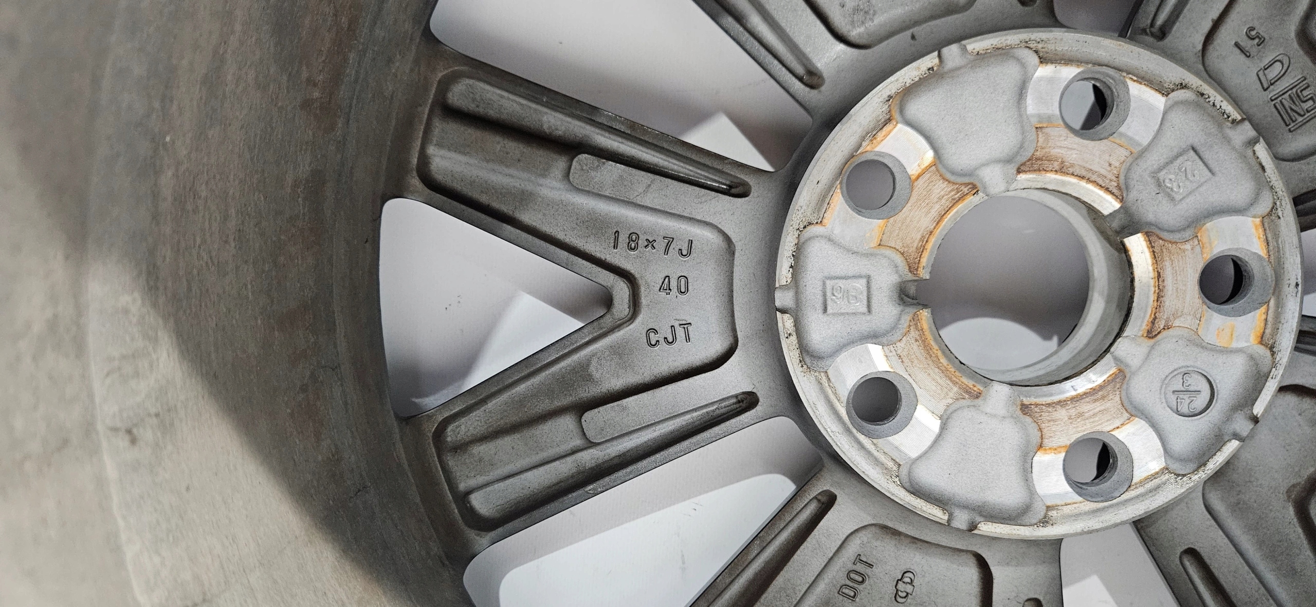 disk hliníkový LEXUS 18X7J ET40 originál CJT