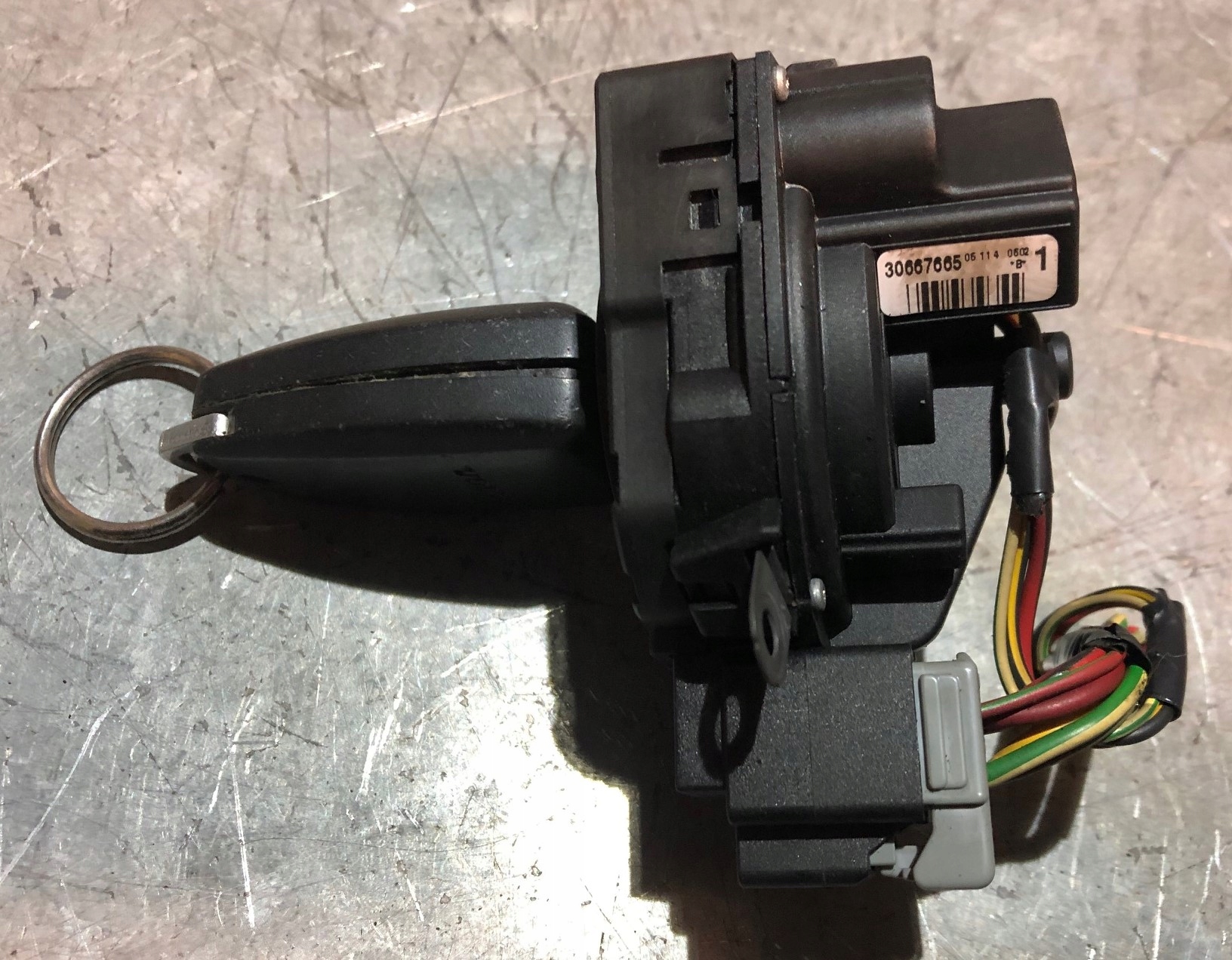 VOLVO V50 ключ зажигания 30667665