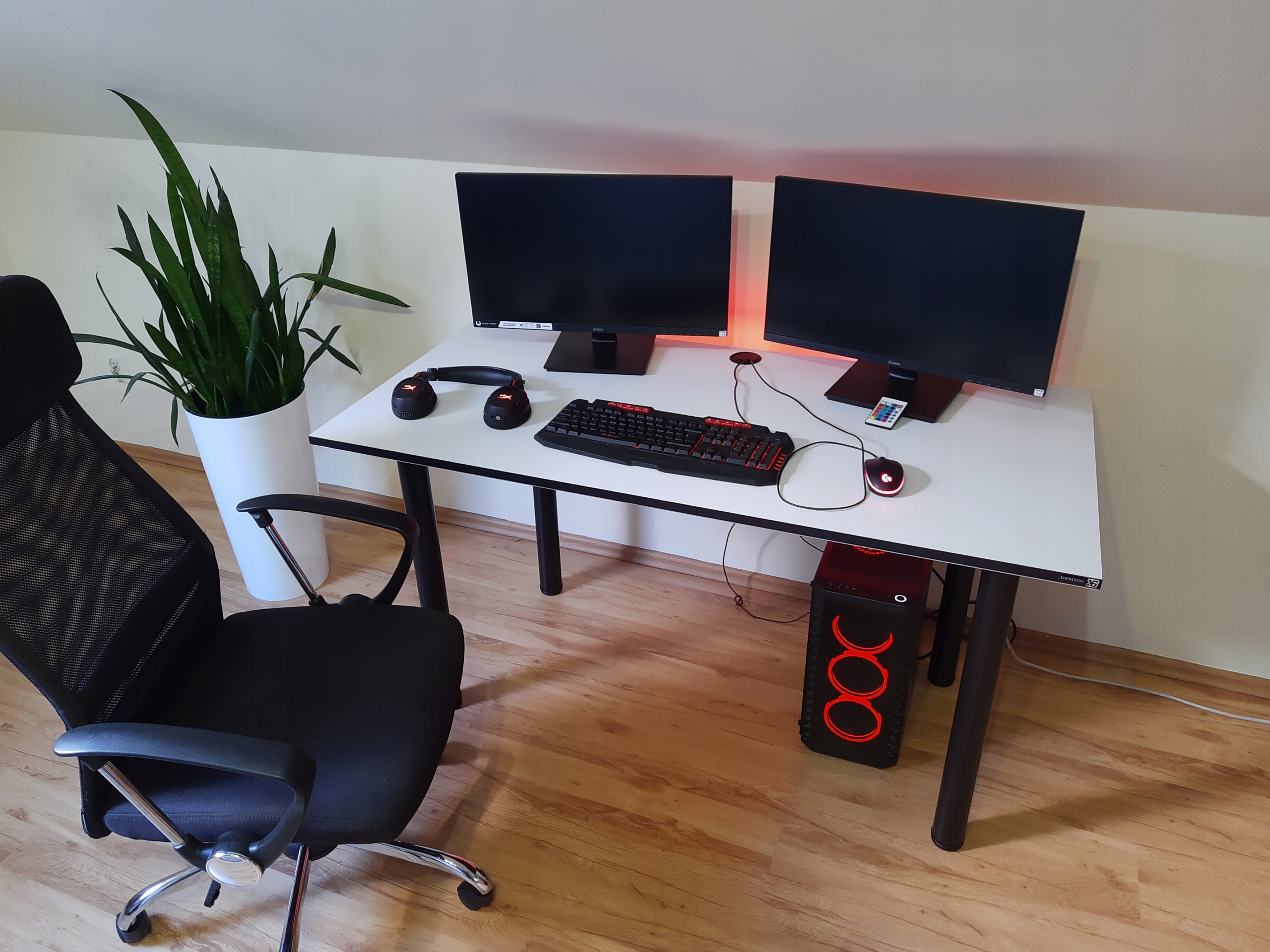 BIURKO GAMINGOWE RGB LED 138x68 Marka inna