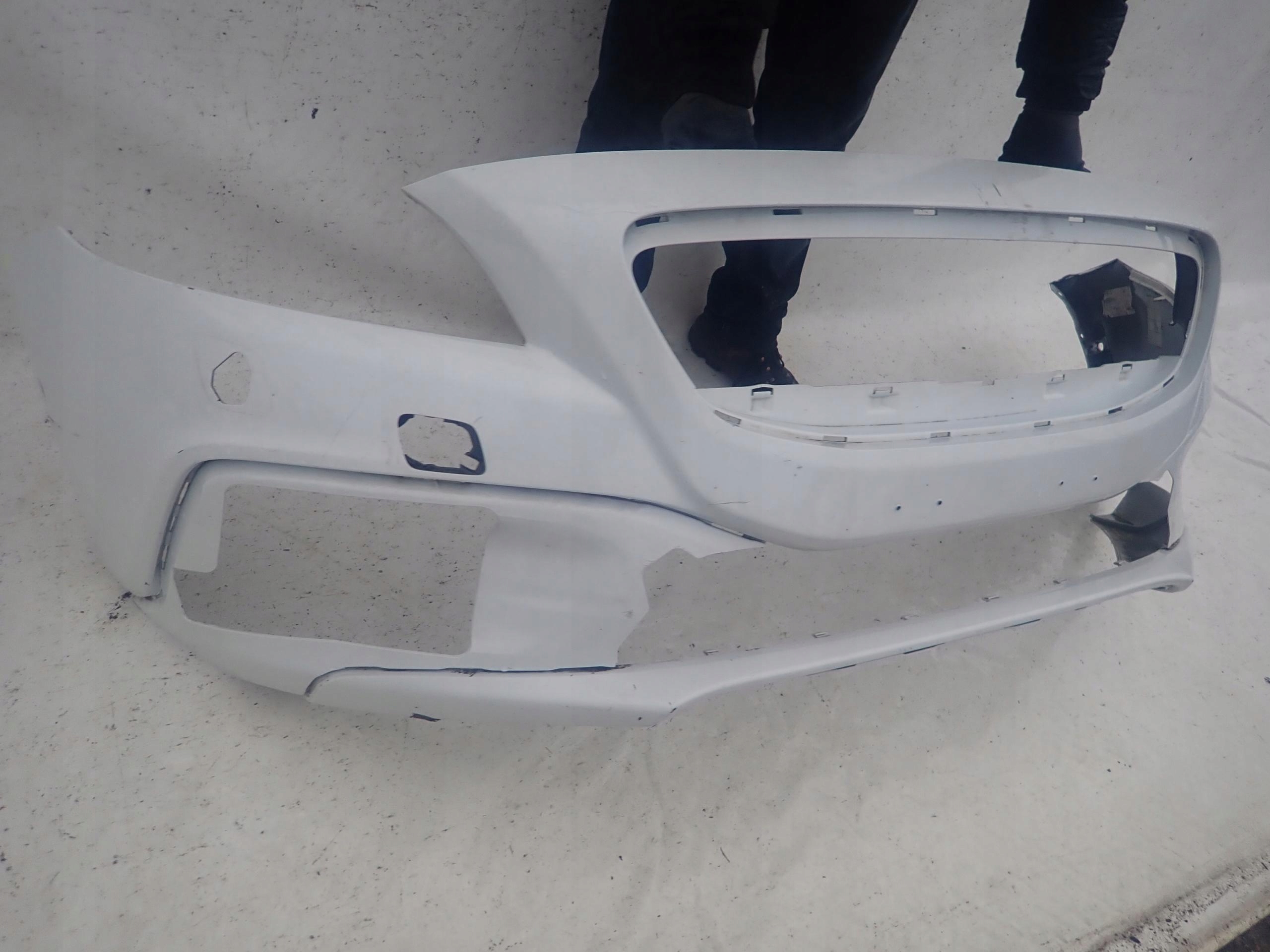 VOLVO V40 CROSS COUNTRY 12- bumper front PDC SPR
