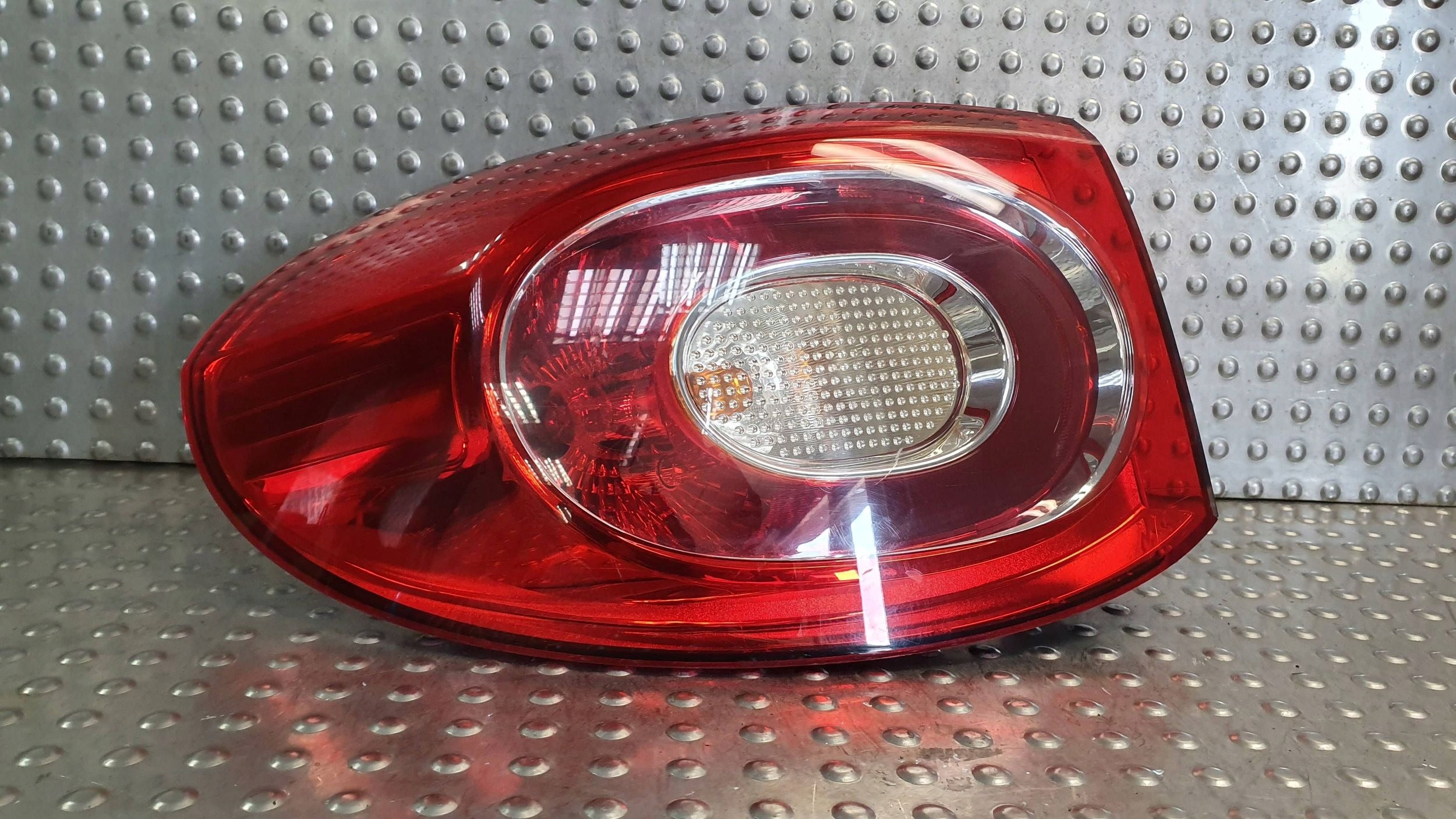 light rear part left VW TIGUAN and 07- 5N0945095H