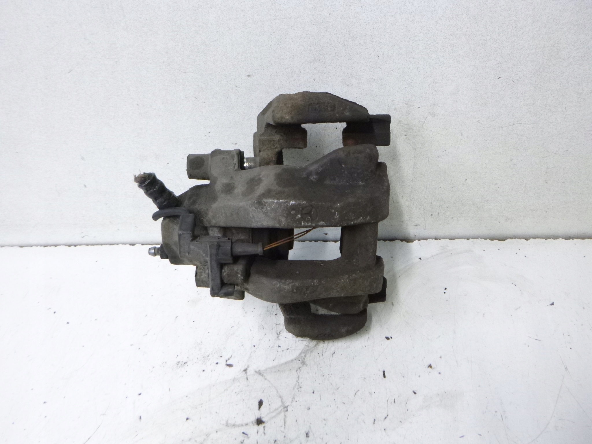 caliper brake rear part right MERCEDES CLS W219 3.0 2007r.