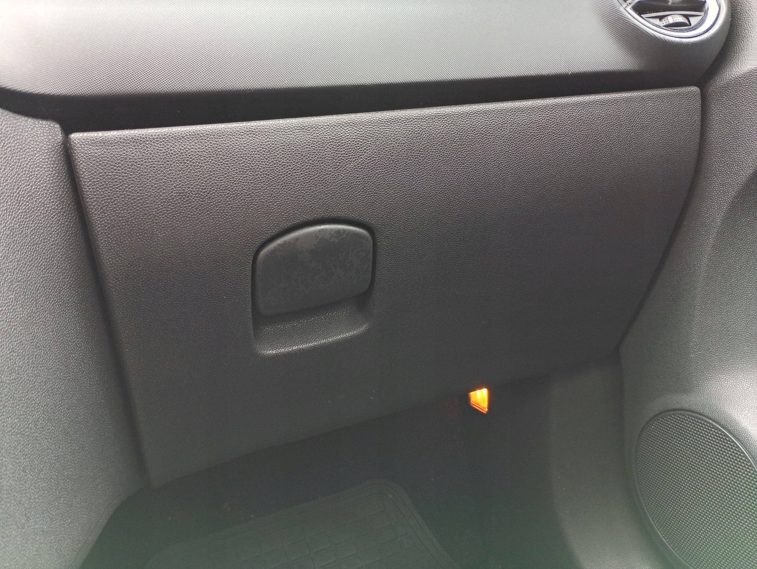 Opel Corsa D 06-14 SCHOWEK PASAŻERA