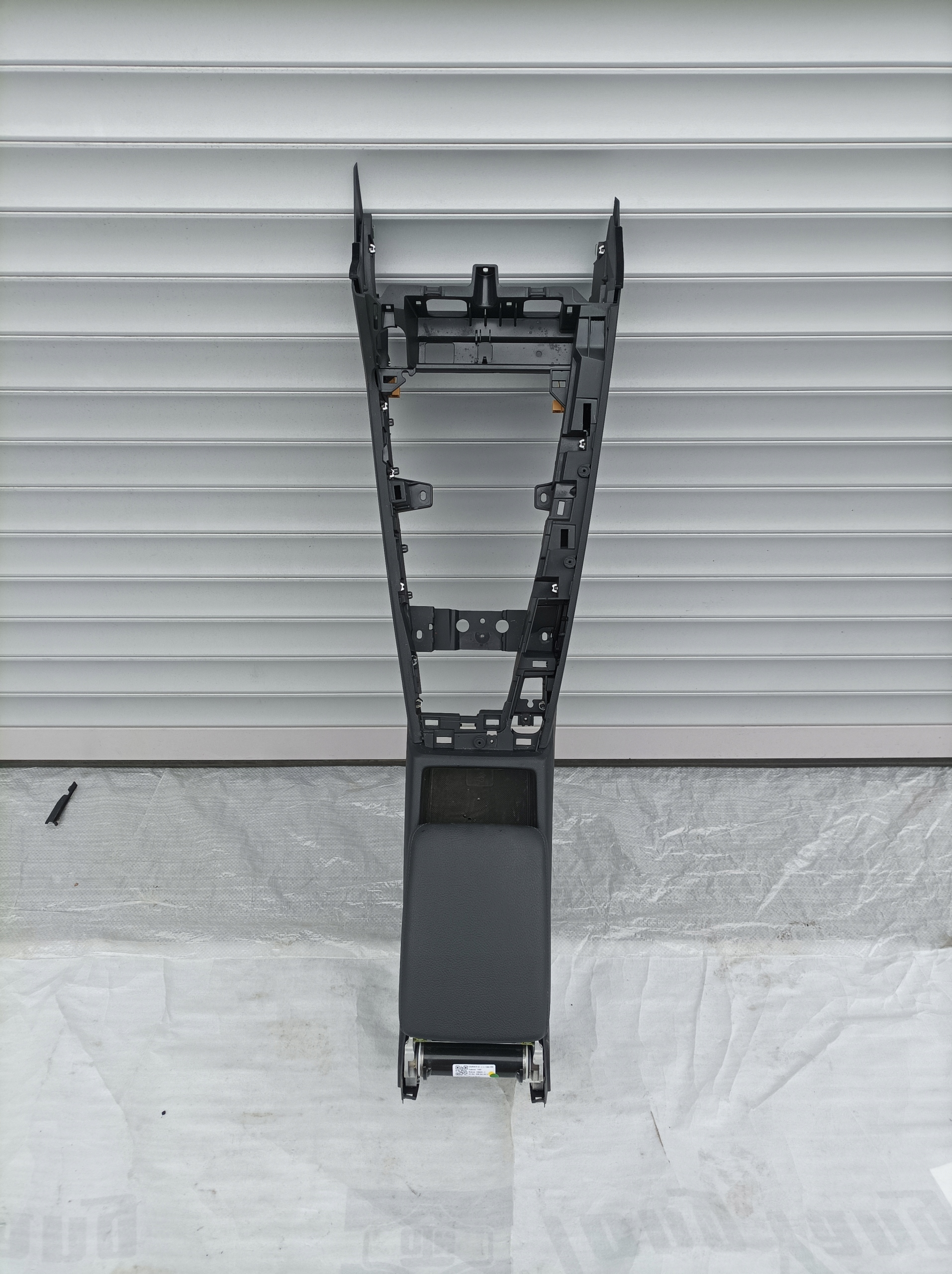 AUDI A4 B9 2018 TUNEL central armrest
