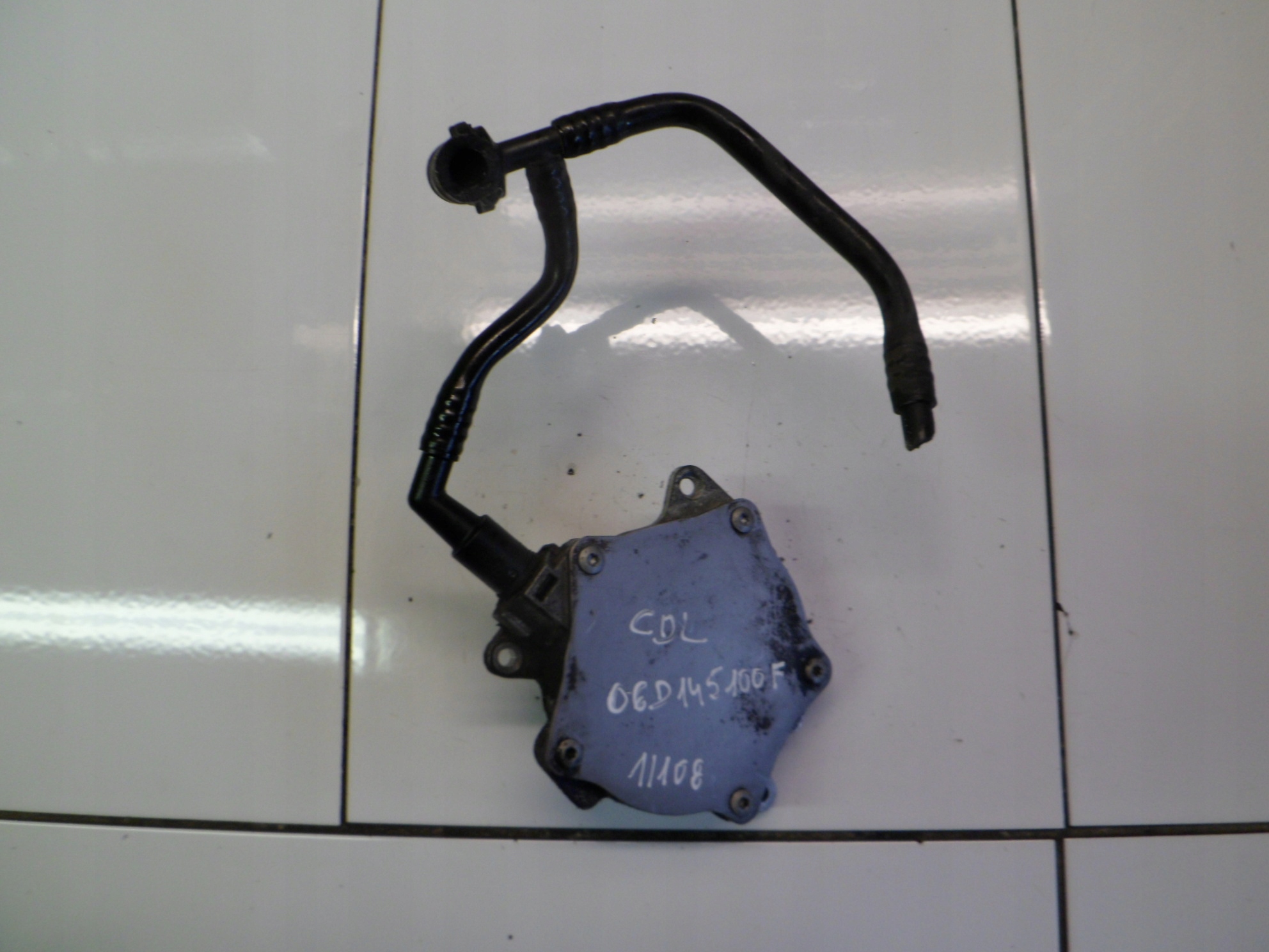 AUDI A3 S3 8P 2.0TFSI CDL pump VACUM 06D145100F