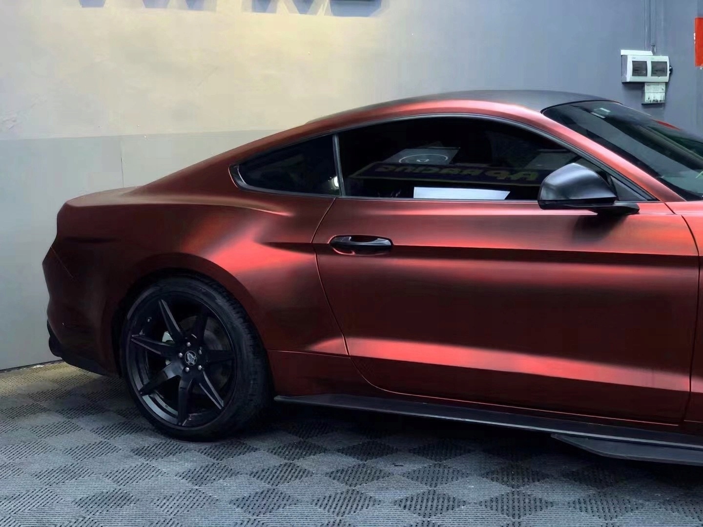 CF | FOLIA RZYMSKI CZERWONY GŁĘBOKI DIAMENT PERŁA 300x152cm TERMOPLASTYCZNA Producent inny